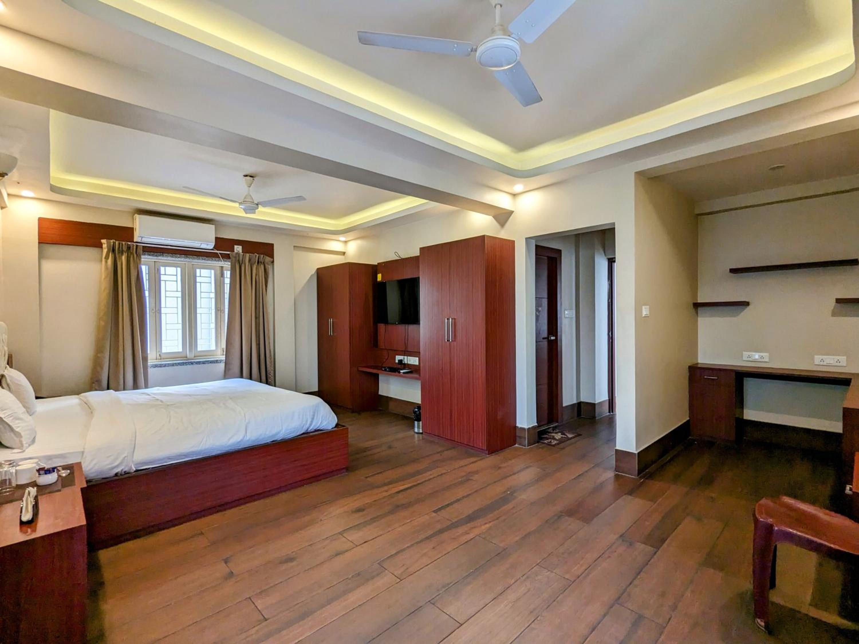 King Suite - Photo 5