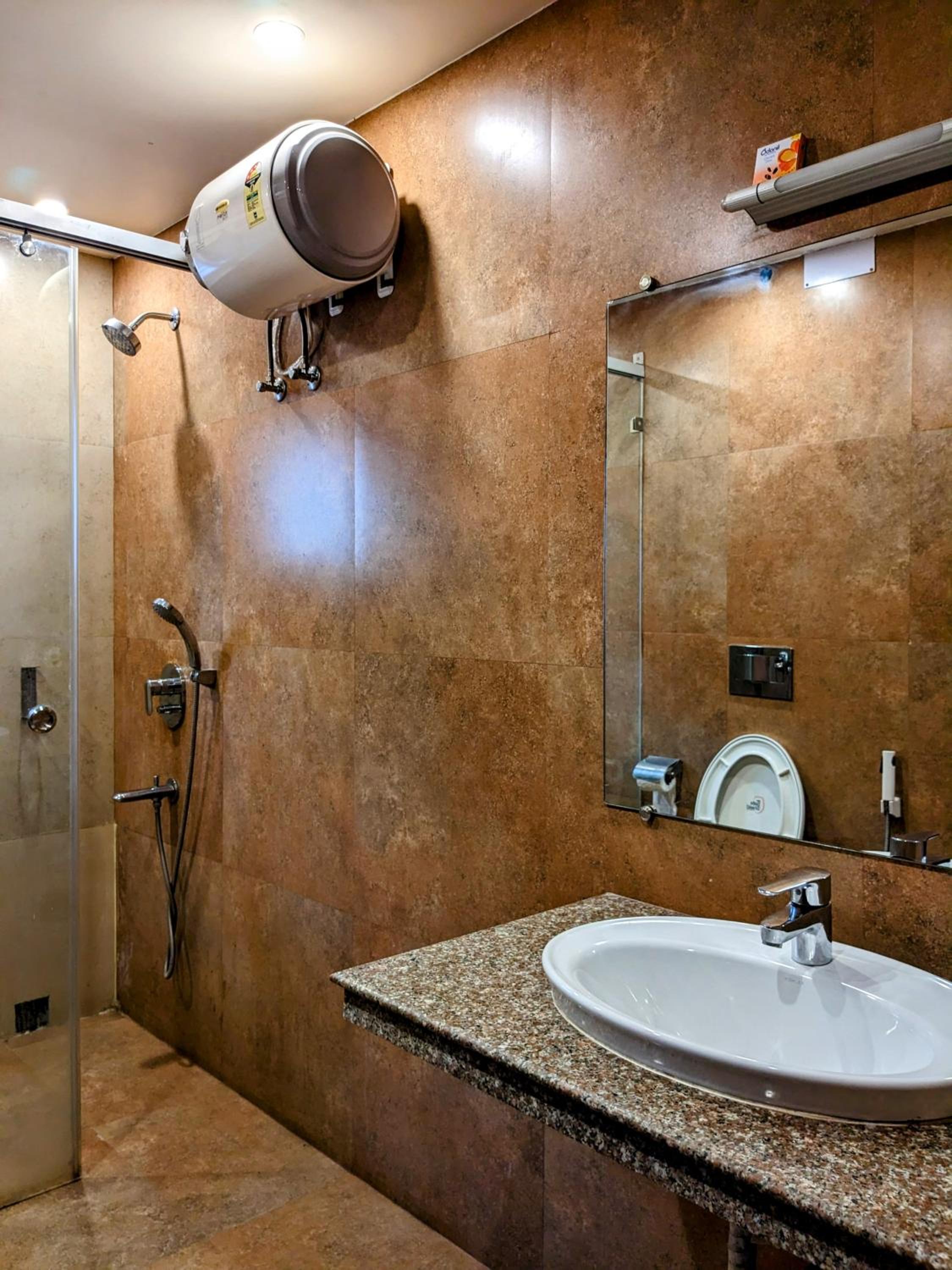 Superior King Room - Photo 4