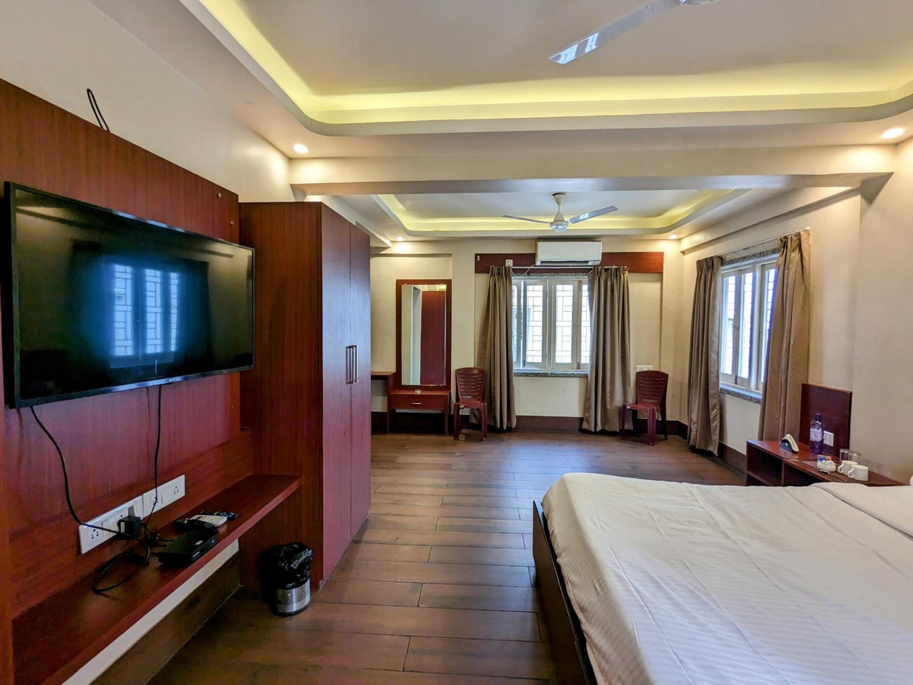 King Suite - Photo 6