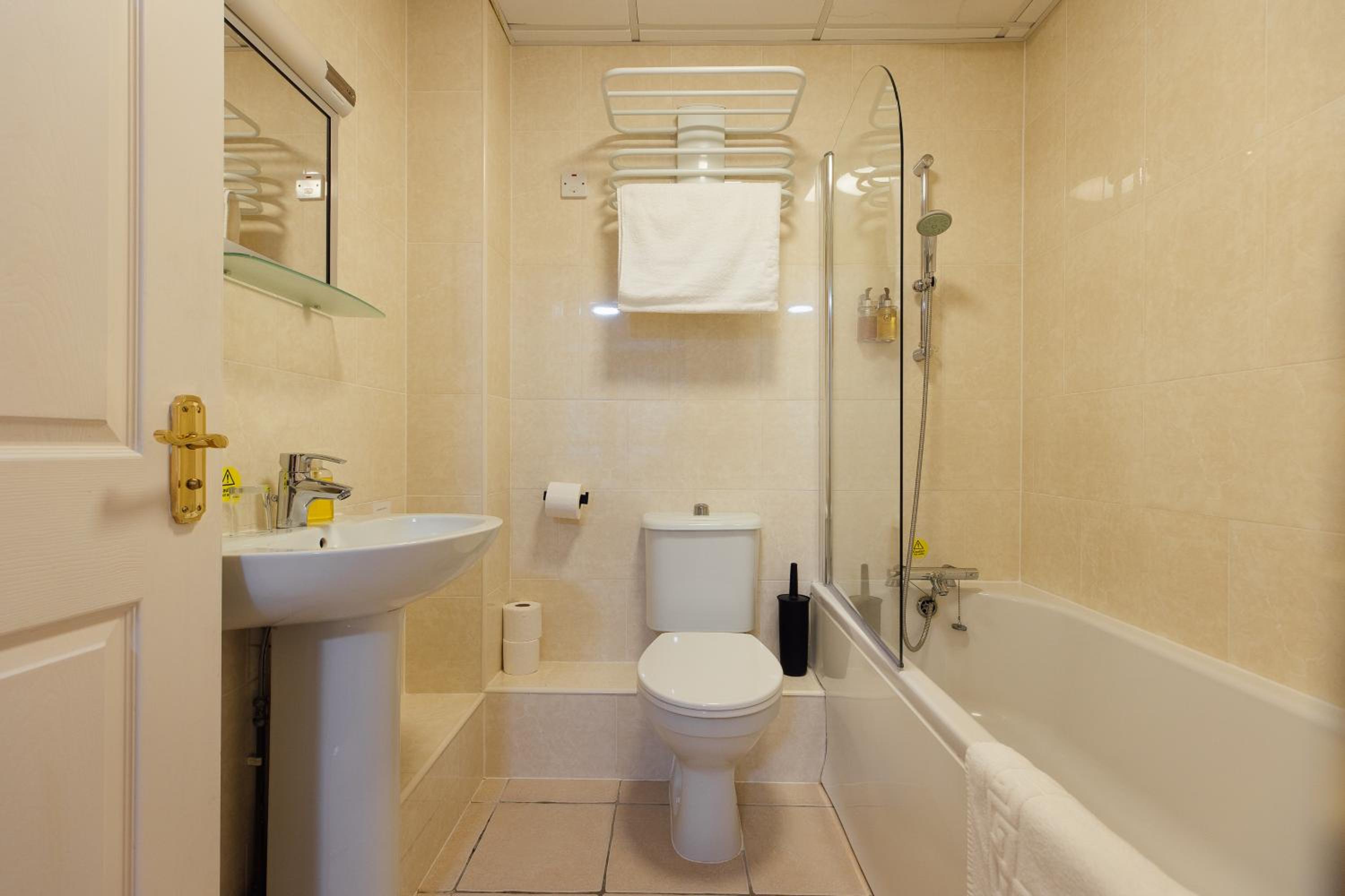 Double Room - Photo 5