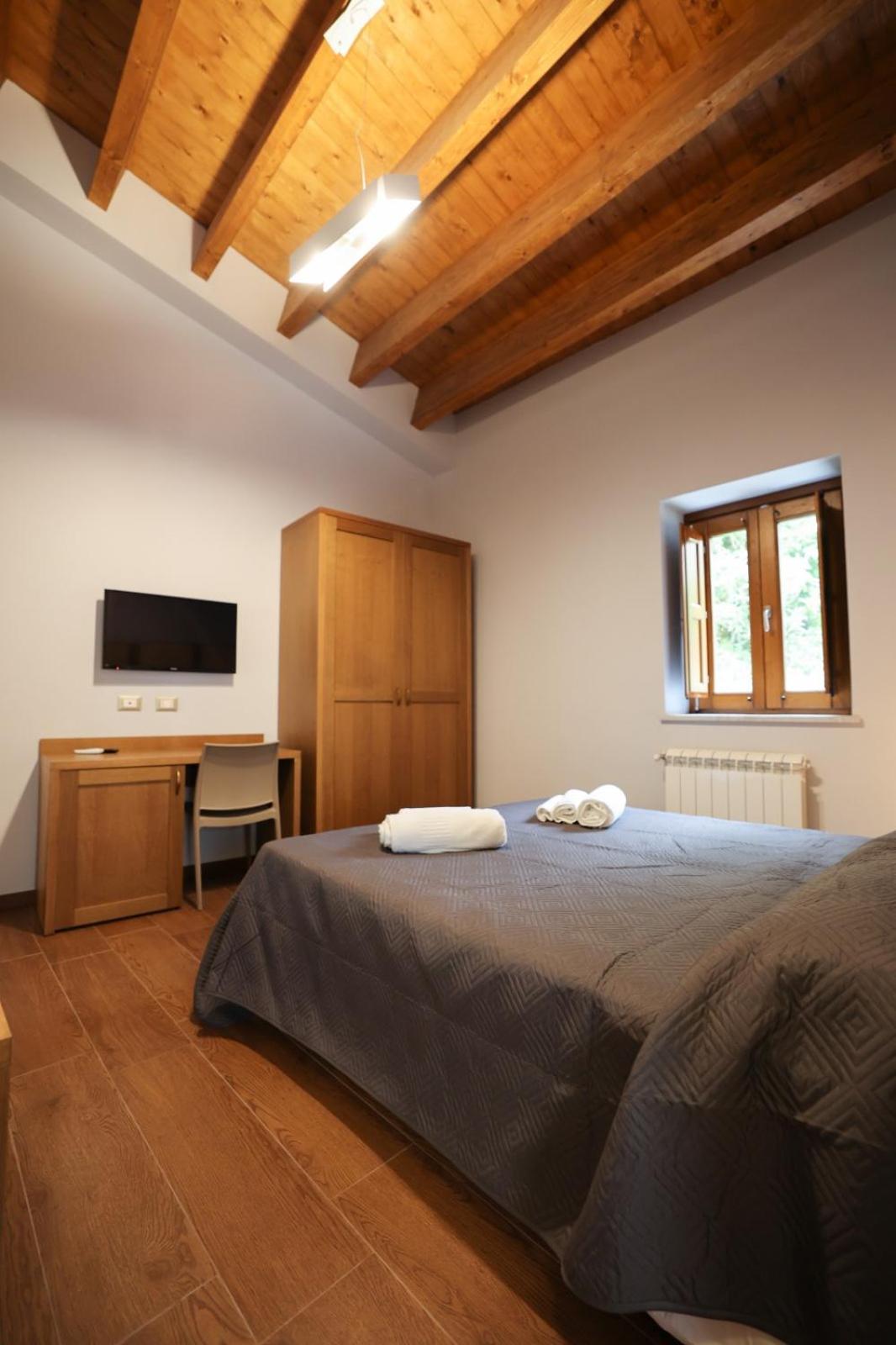 Large Twin Room photo 1