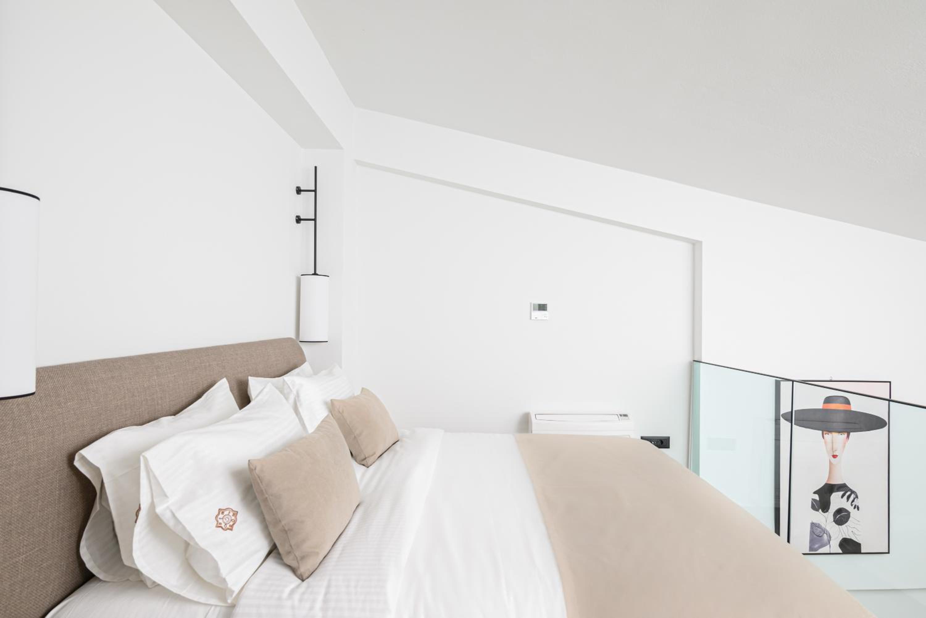 Superior Suite - Split Level - Photo 11