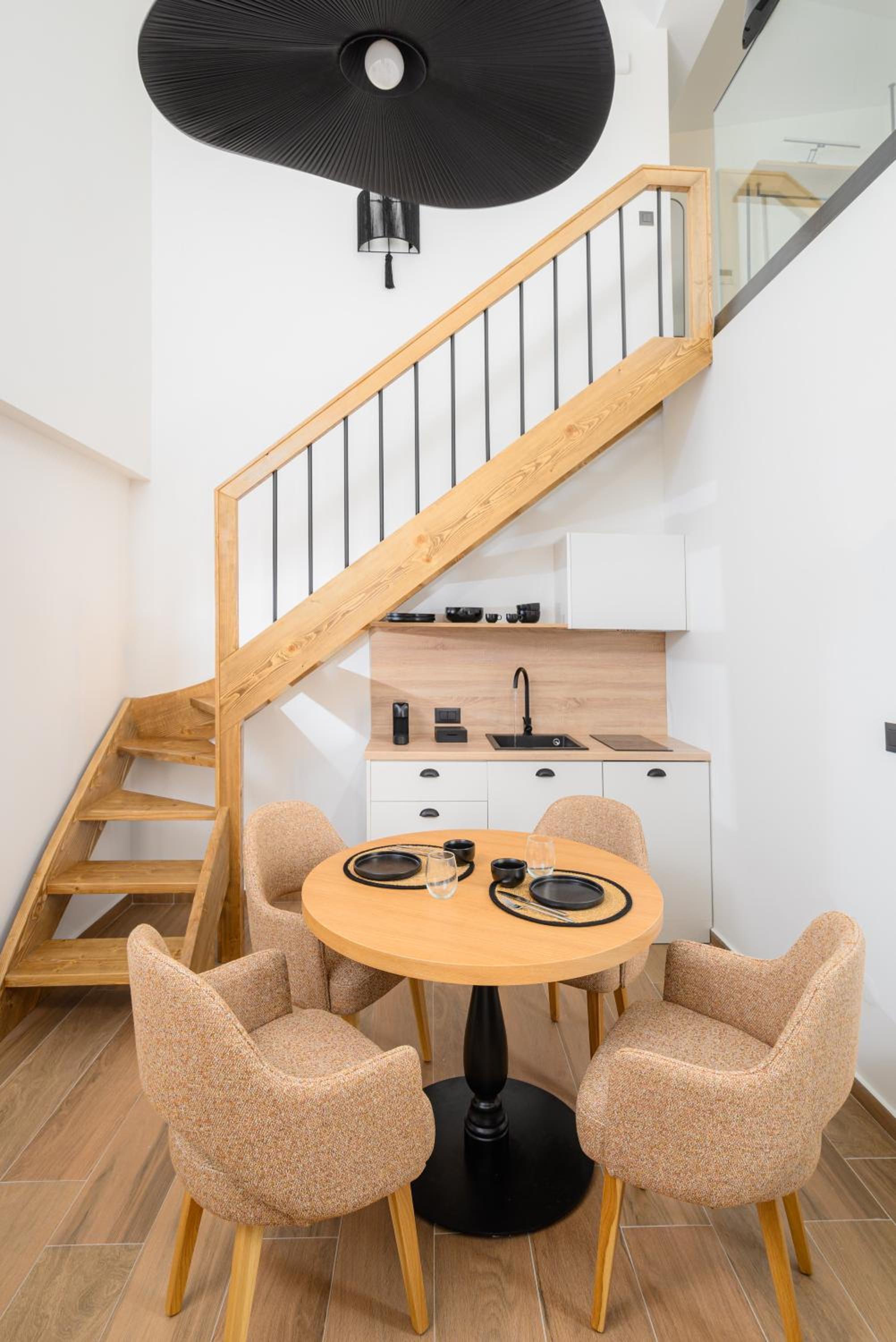 Superior Suite - Split Level - Photo 20