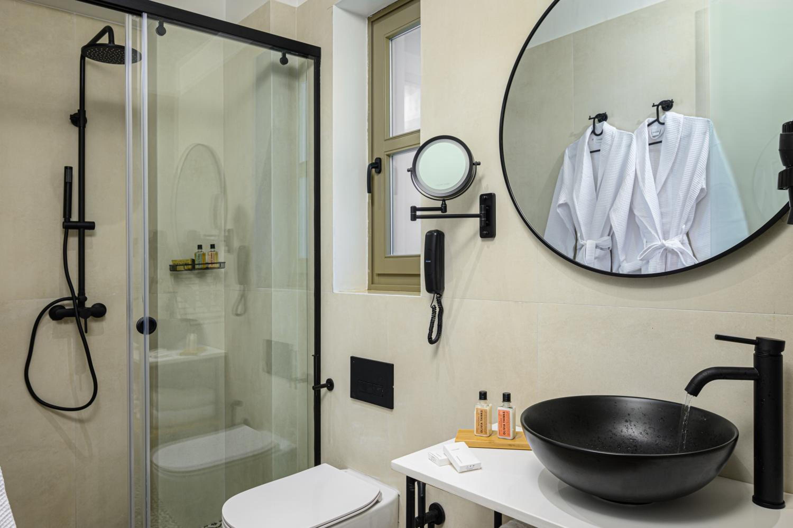 Superior Suite - Split Level - Photo 13