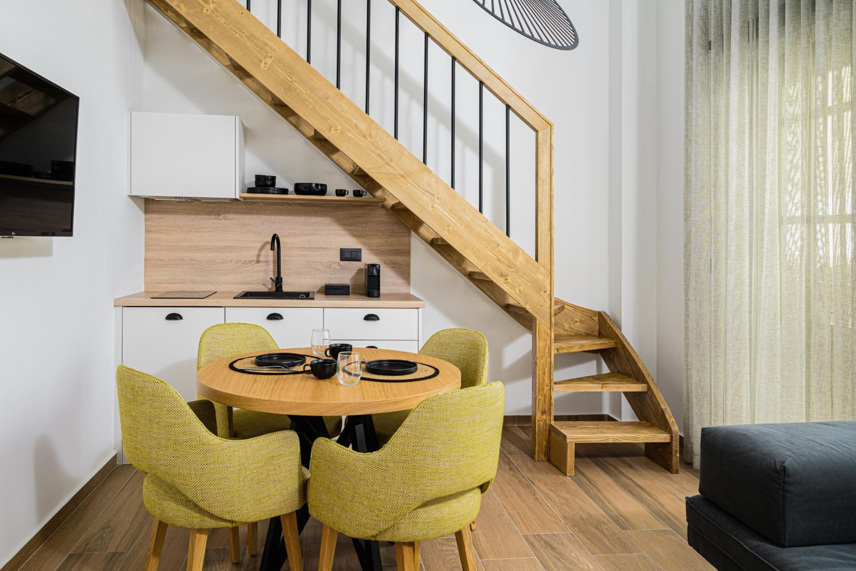 Superior Suite - Split Level - Photo 8