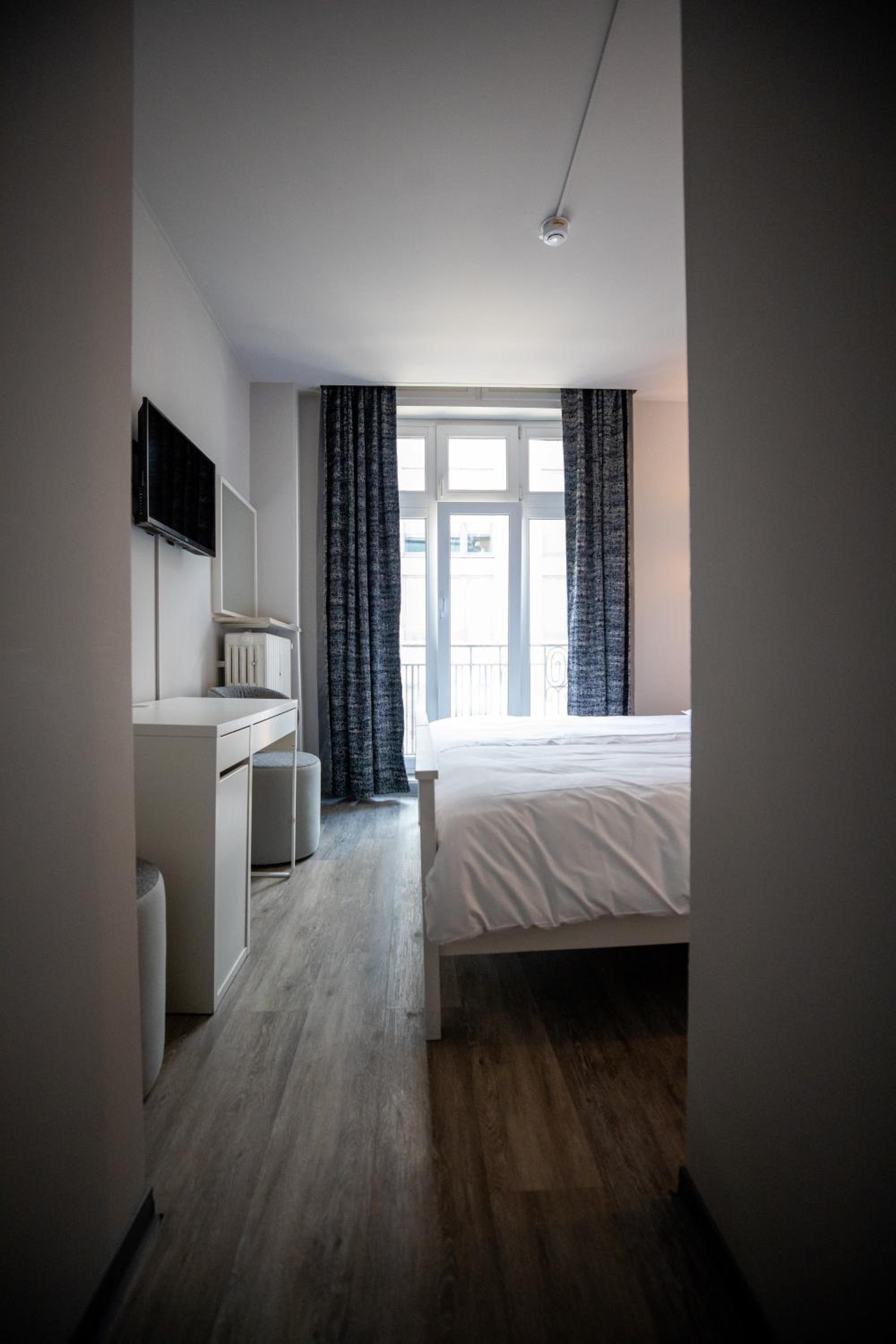 Double Room - Photo 3