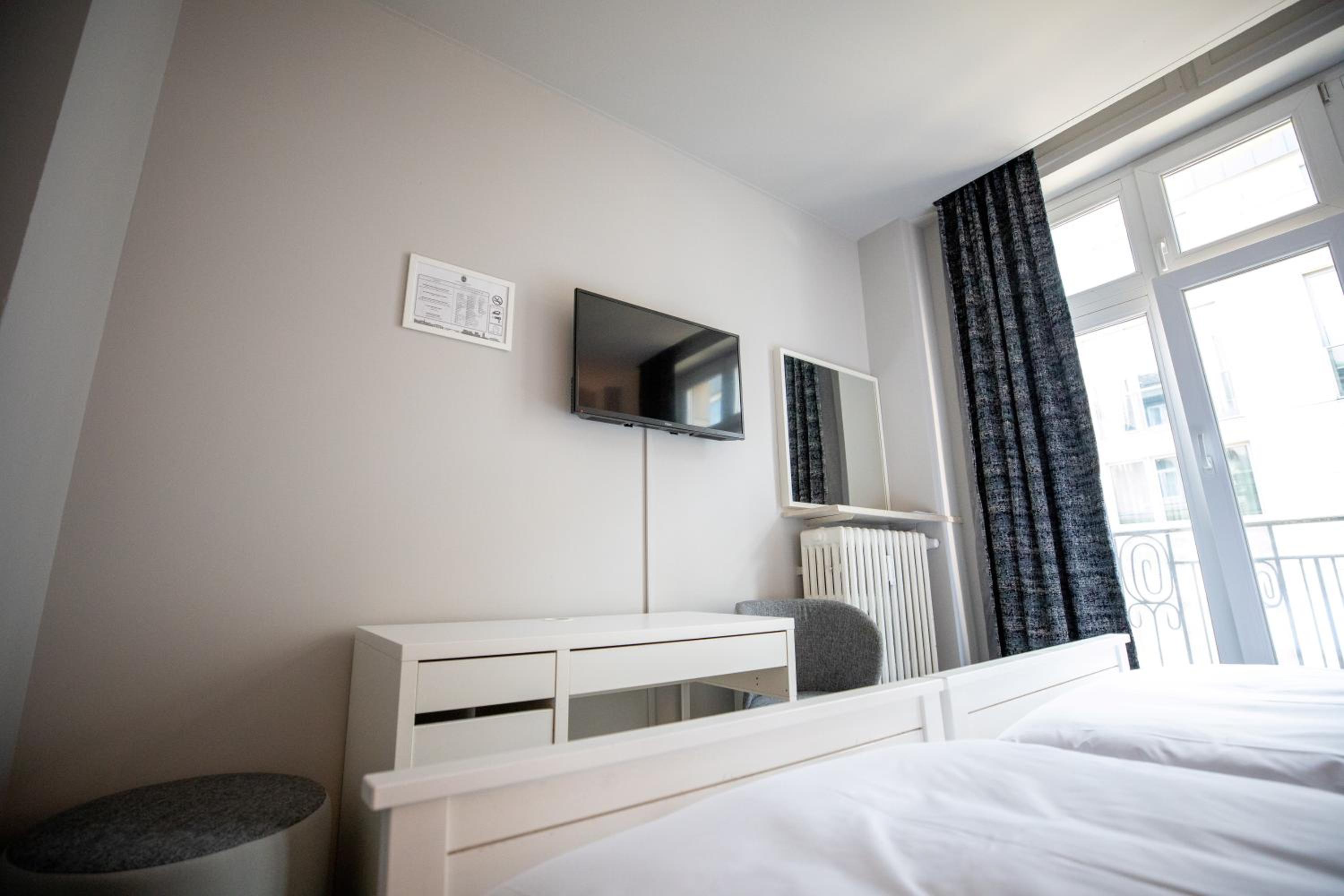 Double Room - Photo 2