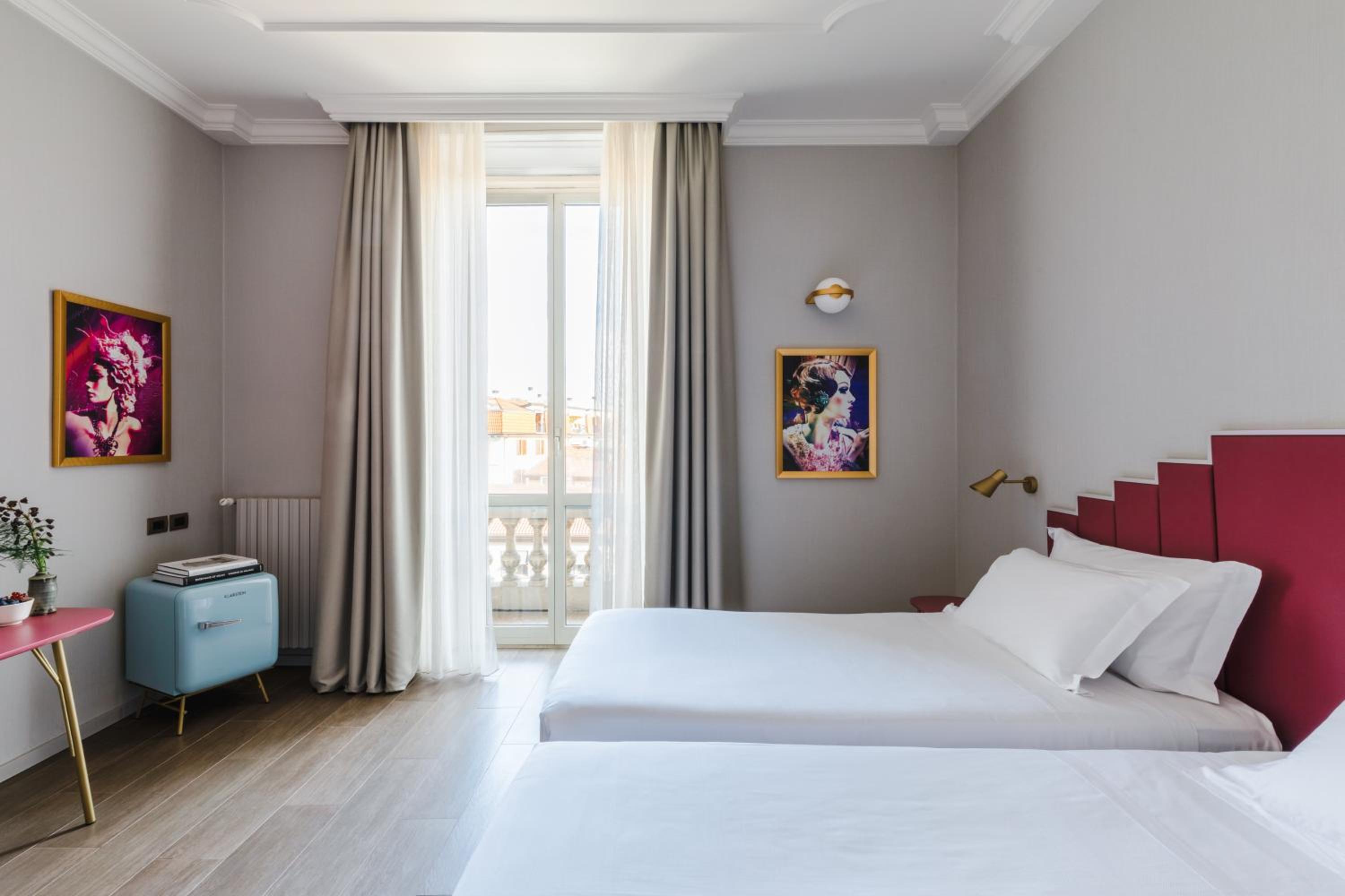 Premium with One Twin Bed and 2 Adults Occupancy (Non Smoking)