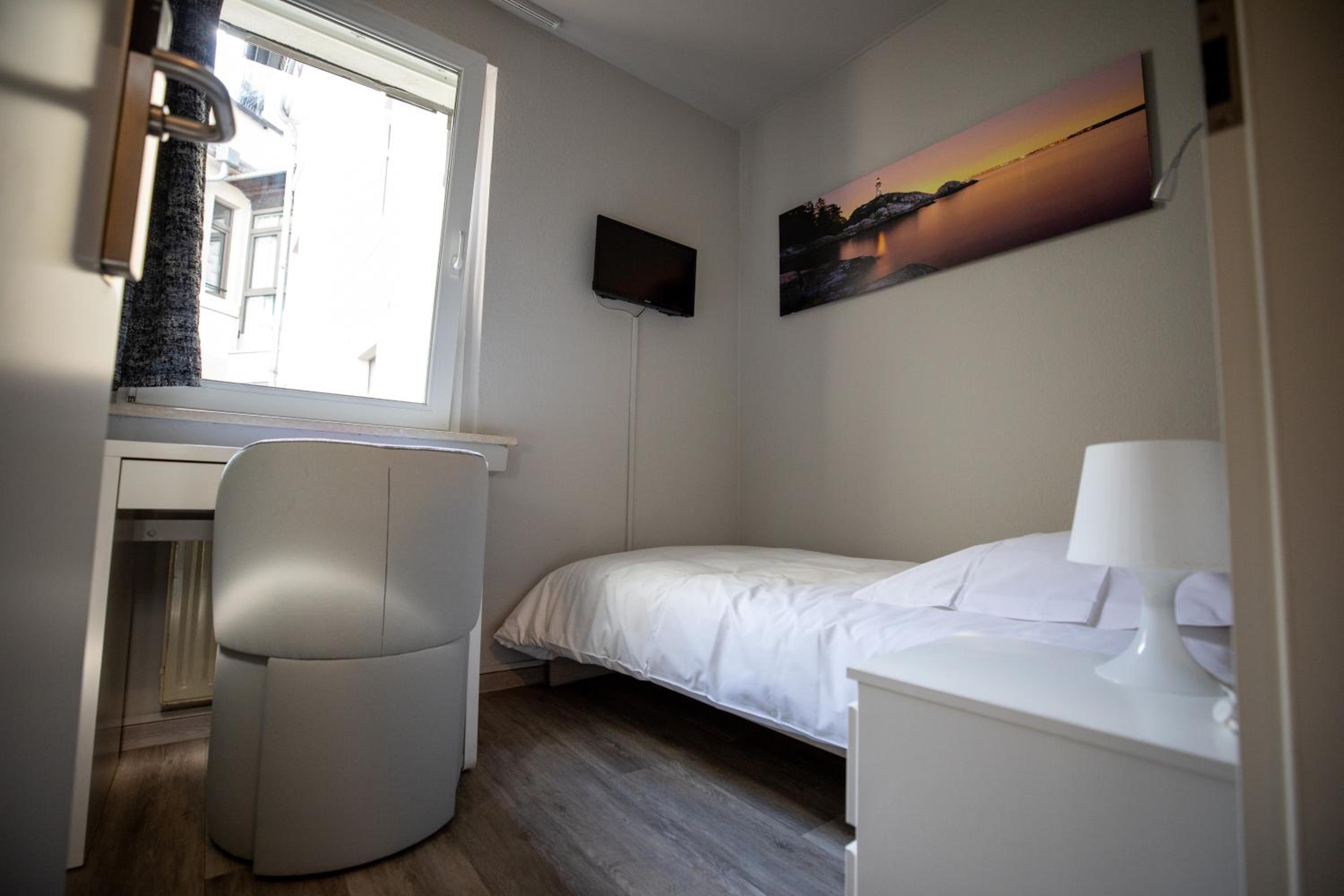 Small Single Room photo 1