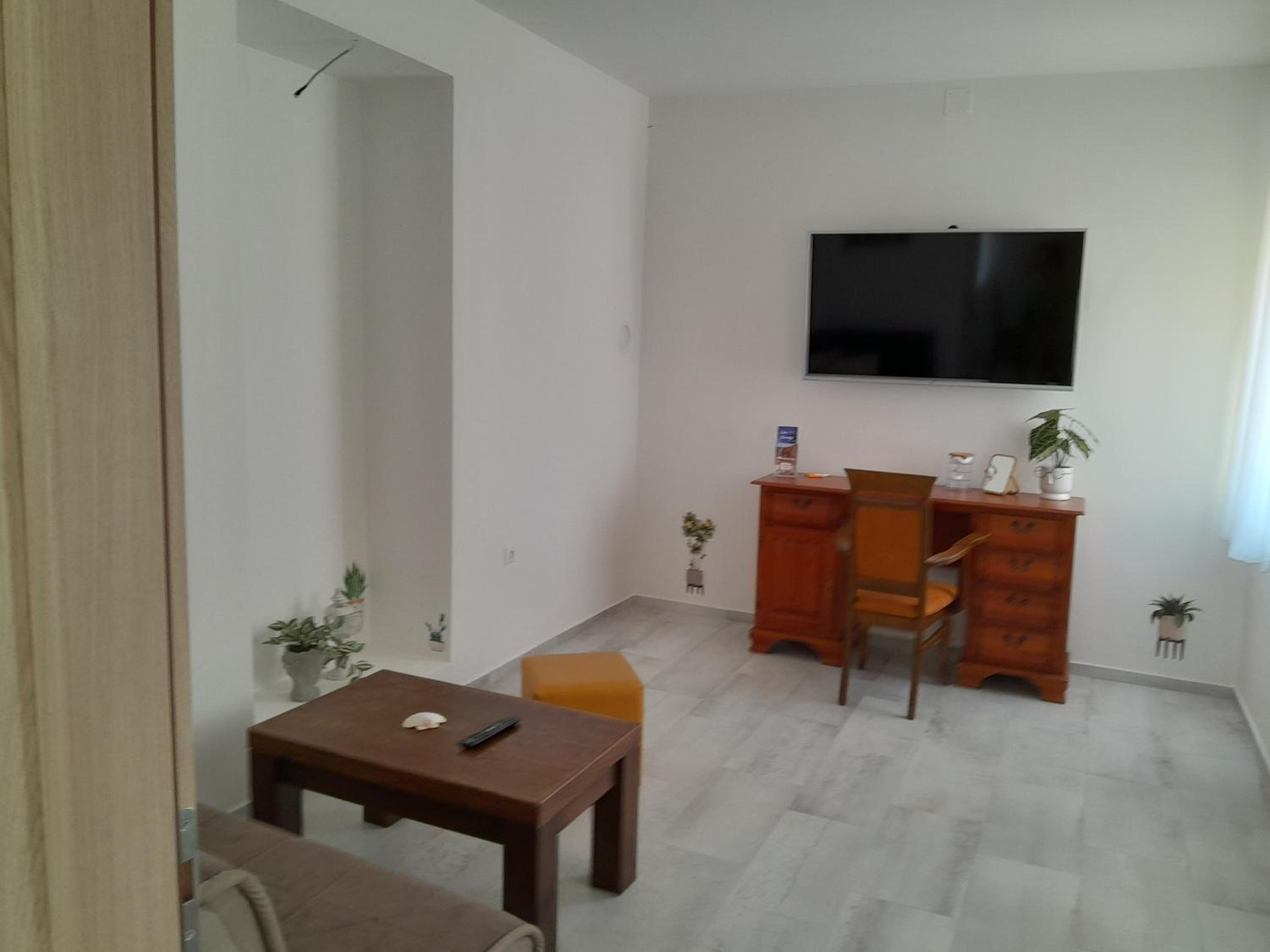 One-Bedroom Apartment photo 3