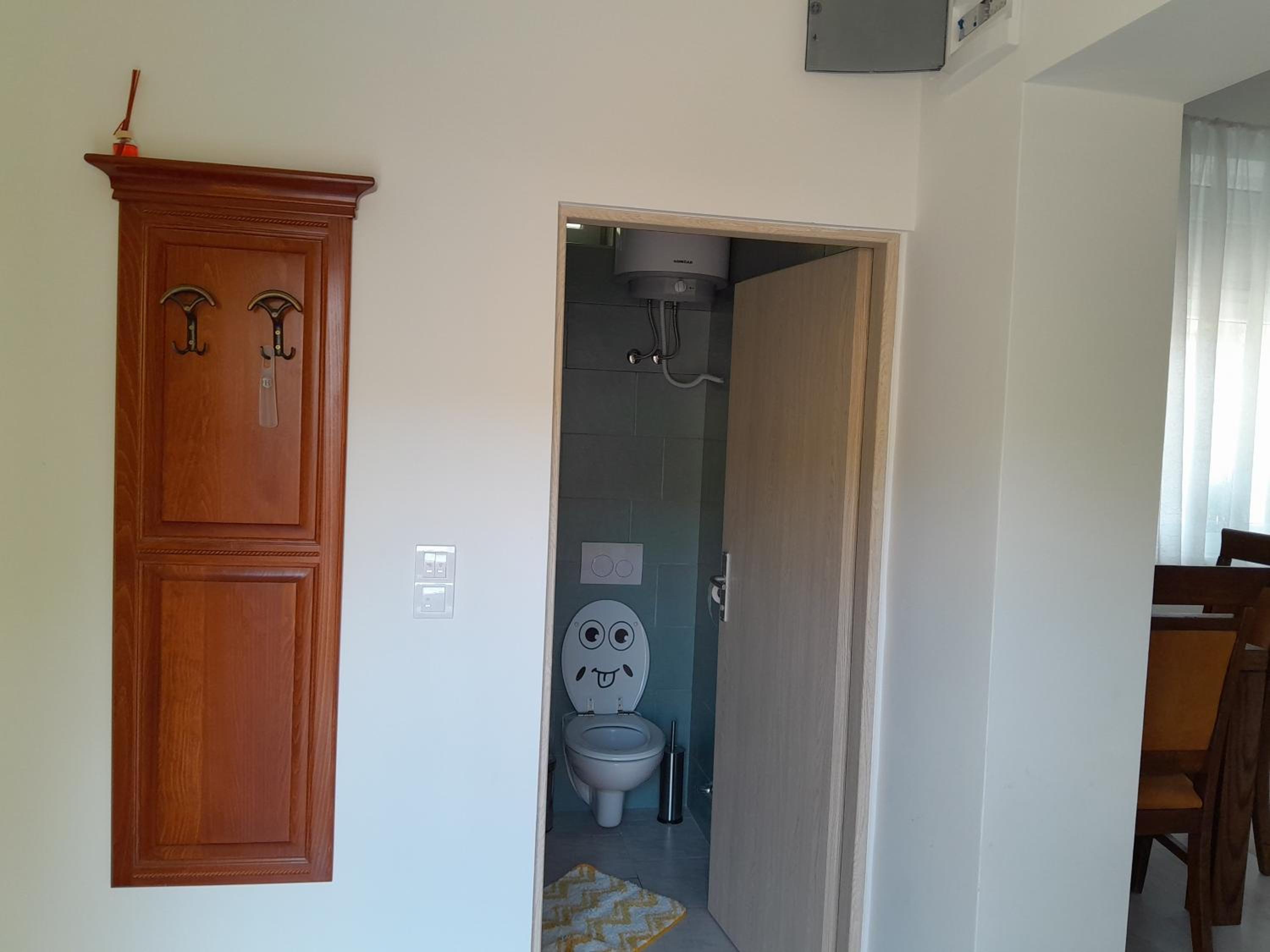One-Bedroom Apartment photo 2