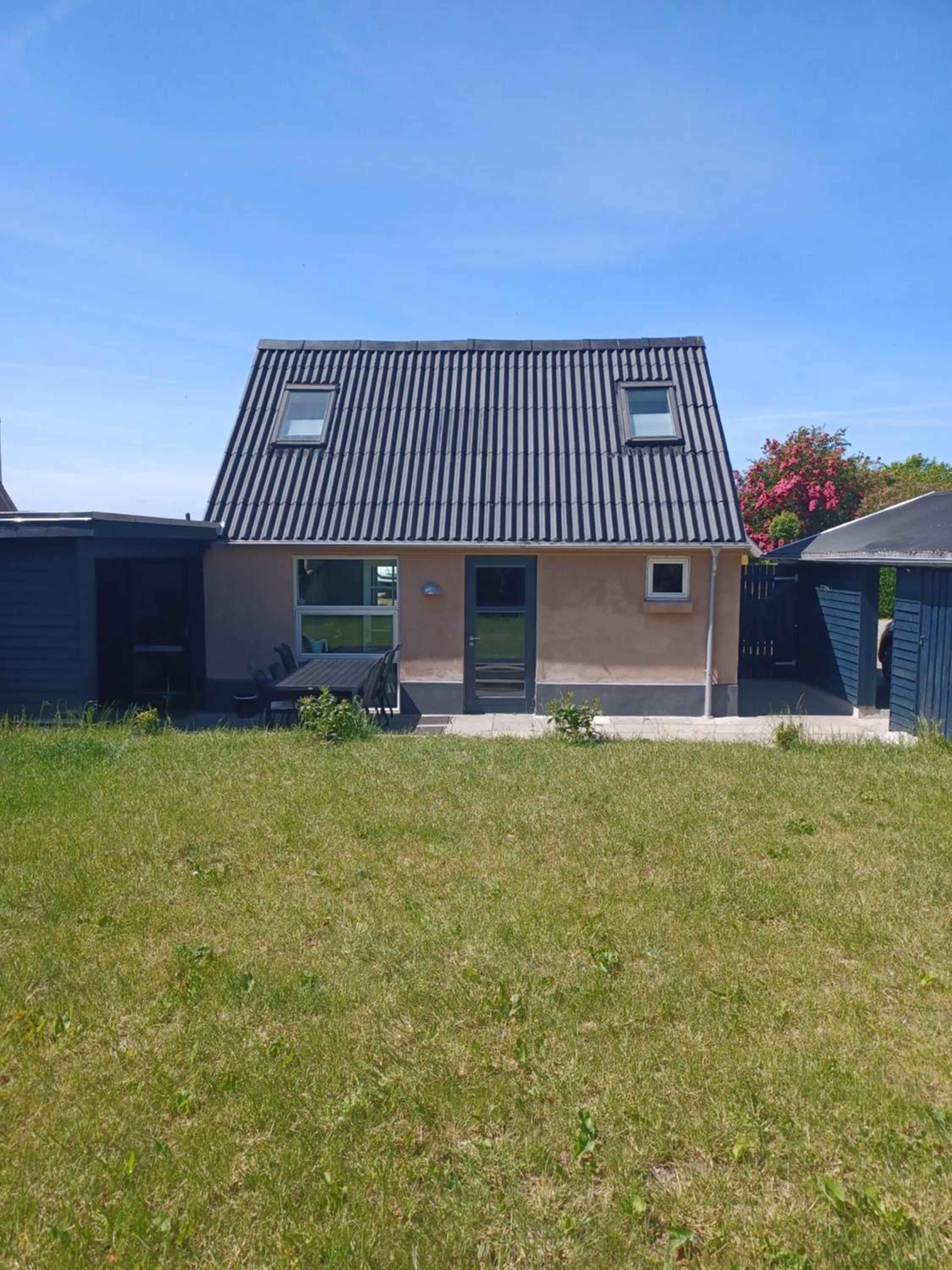 Three-Bedroom House photo 2