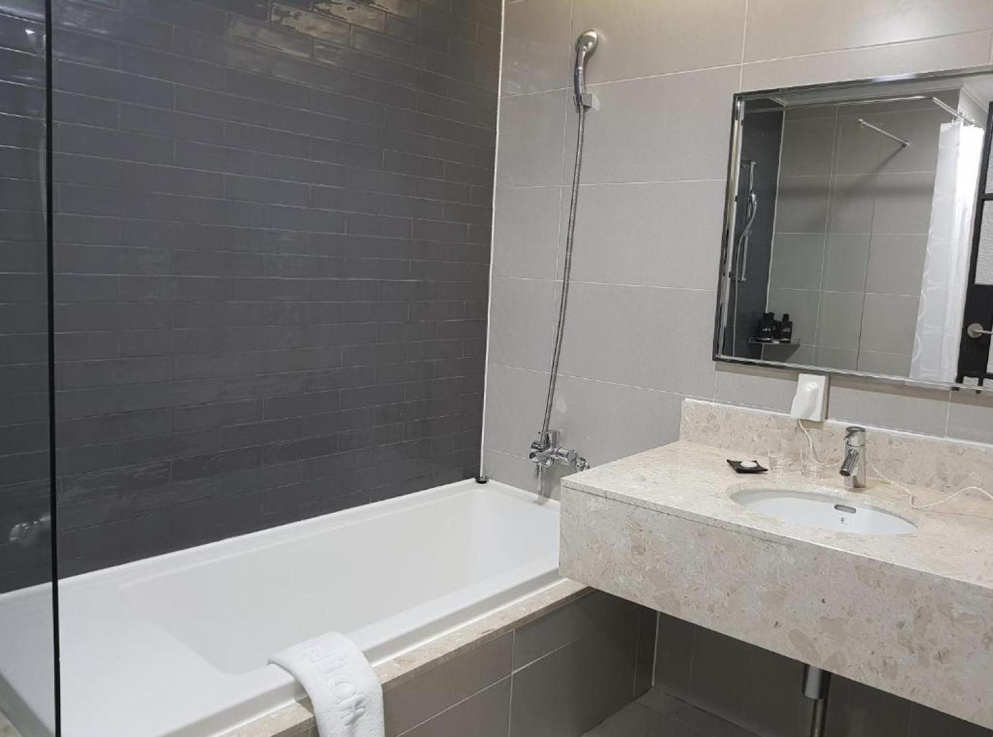 Standard Double Room - Photo 2