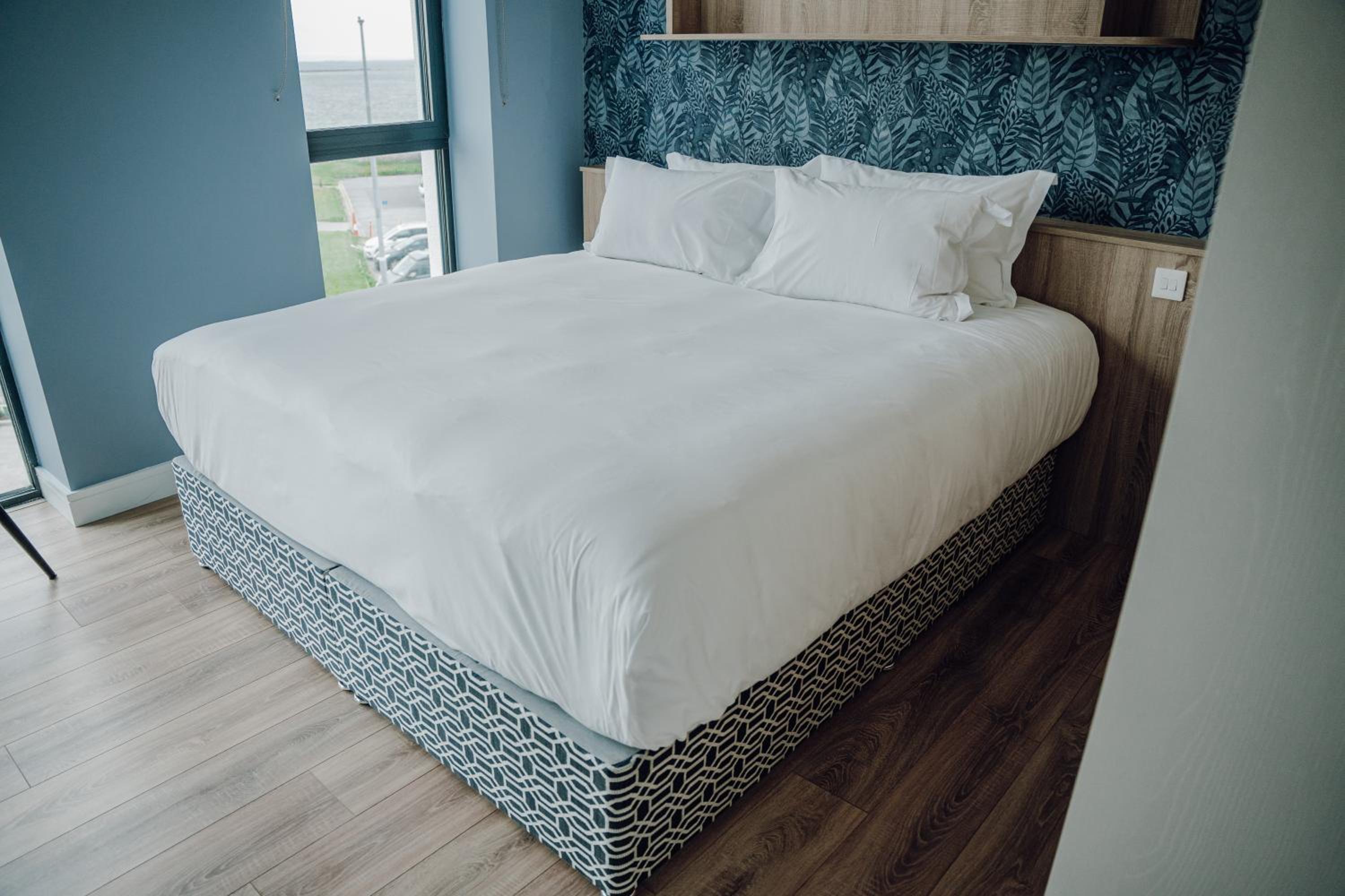 Two-Bedroom Apartment with Sea View - Photo 1