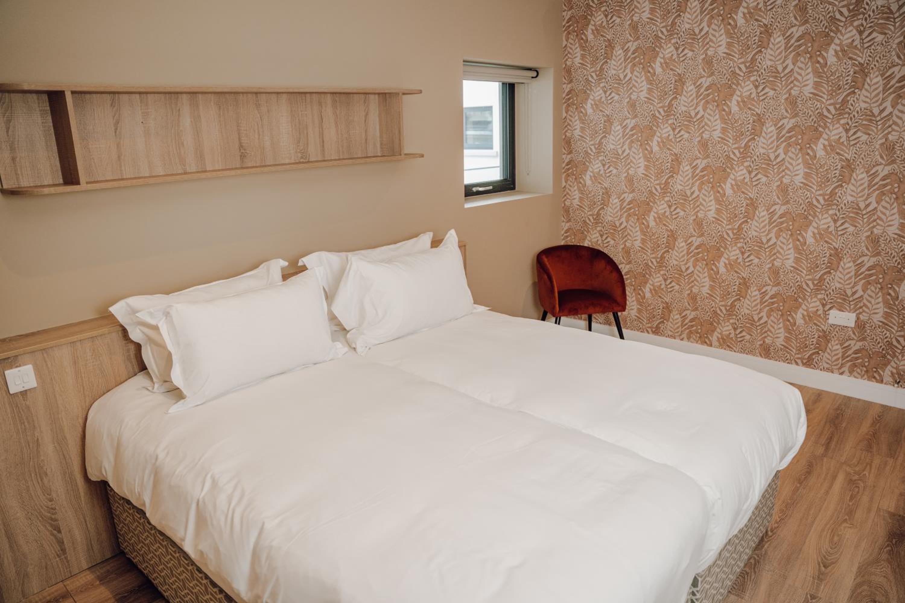 Two-Bedroom Apartment with Sea View - Photo 2