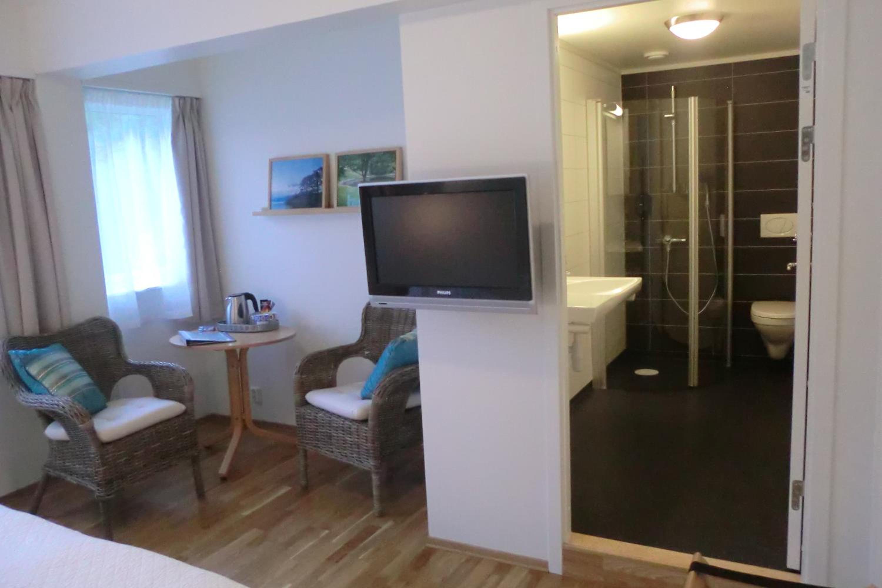 Standard Double Room - Photo 4