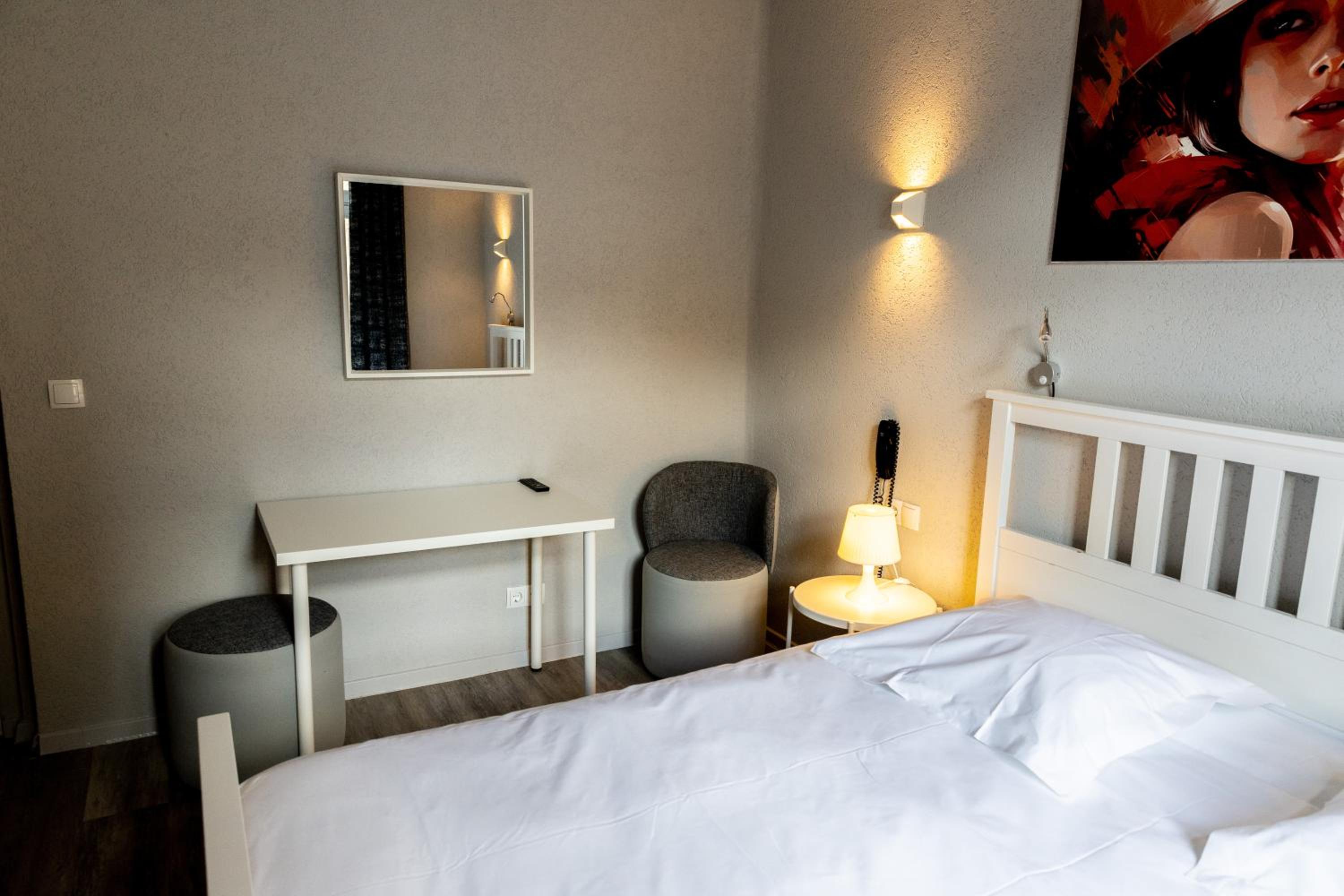 Double Room - Photo 9