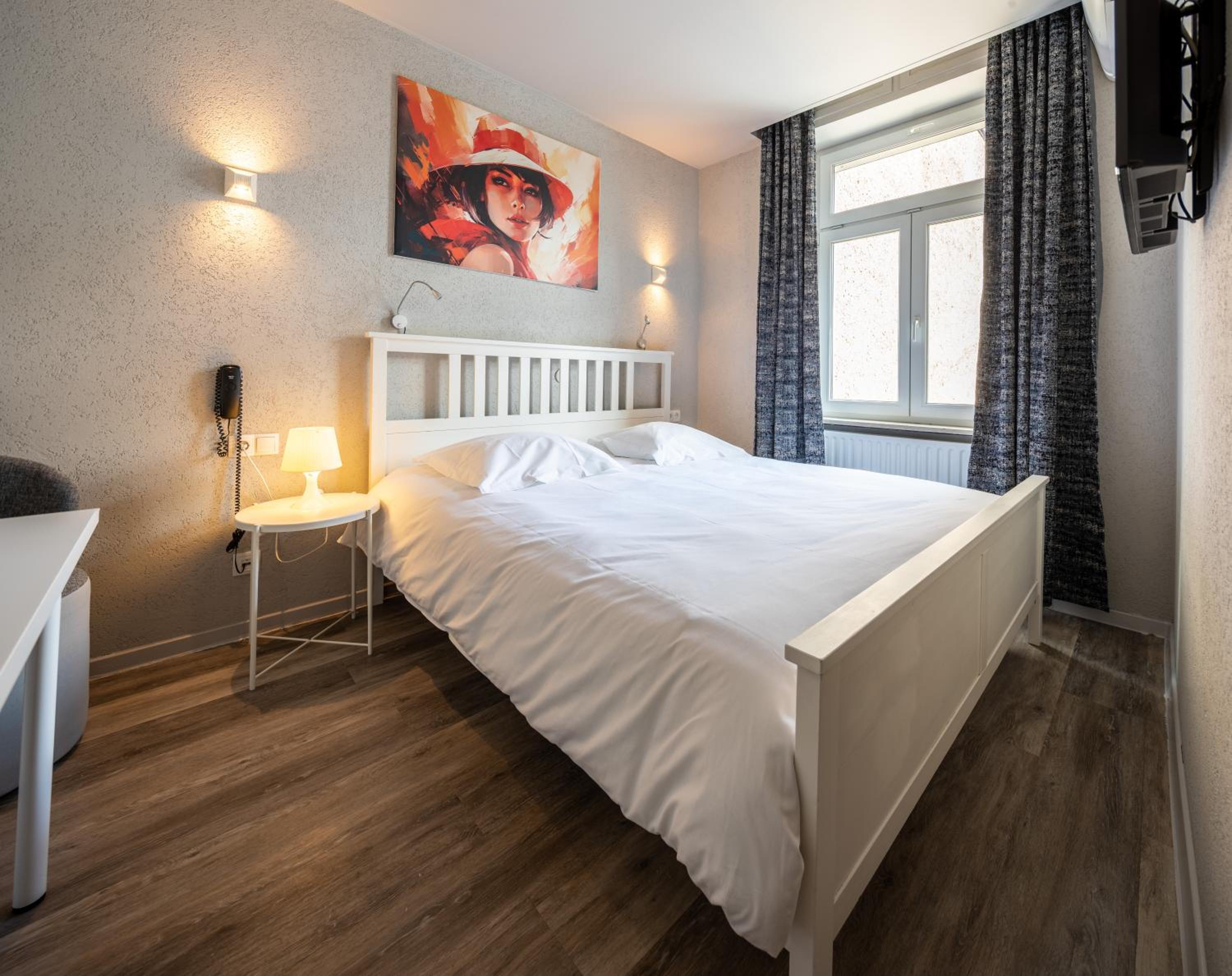 Double Room - Photo 12