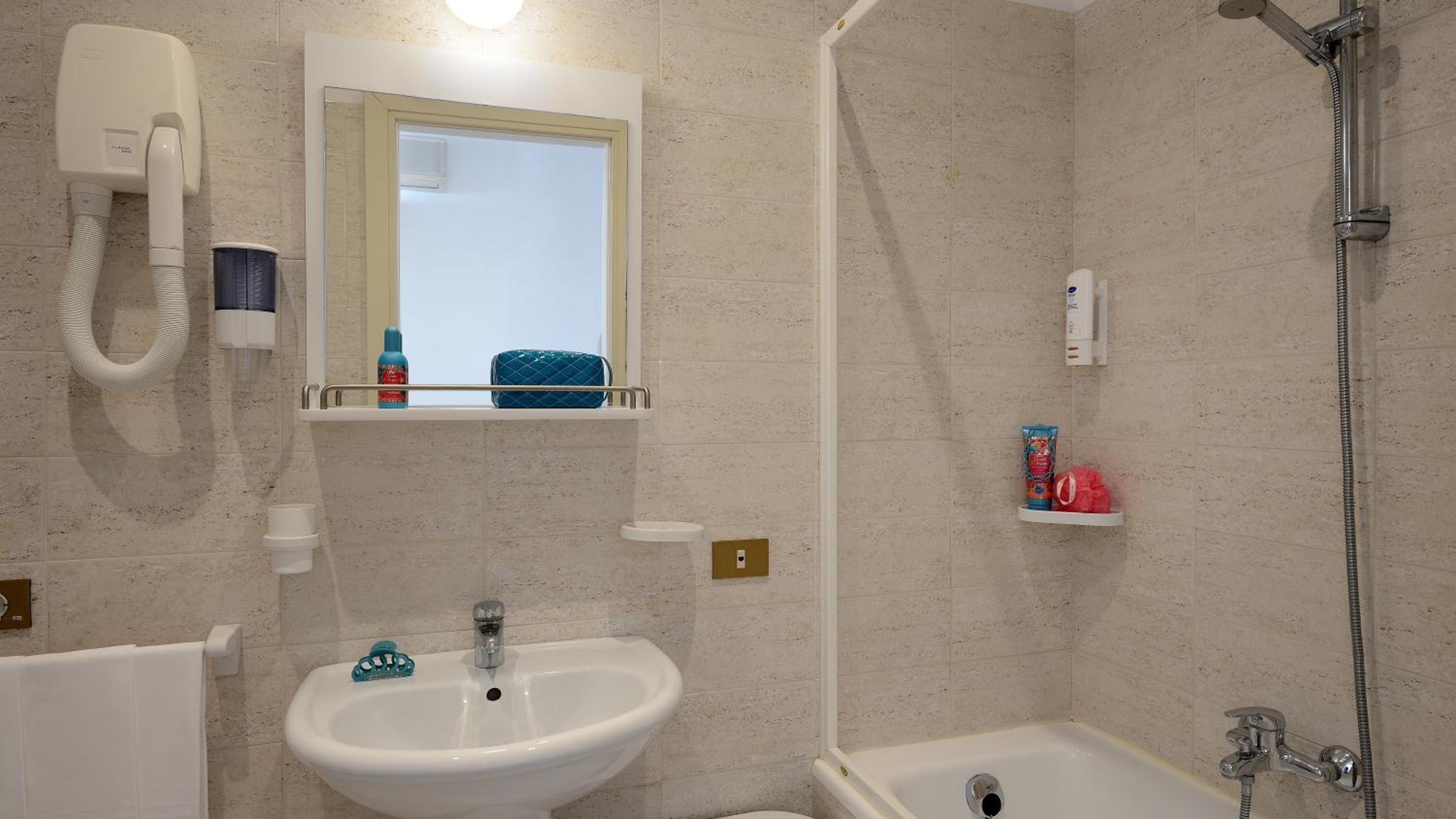Double or Twin Room with Panoramic View photo 3