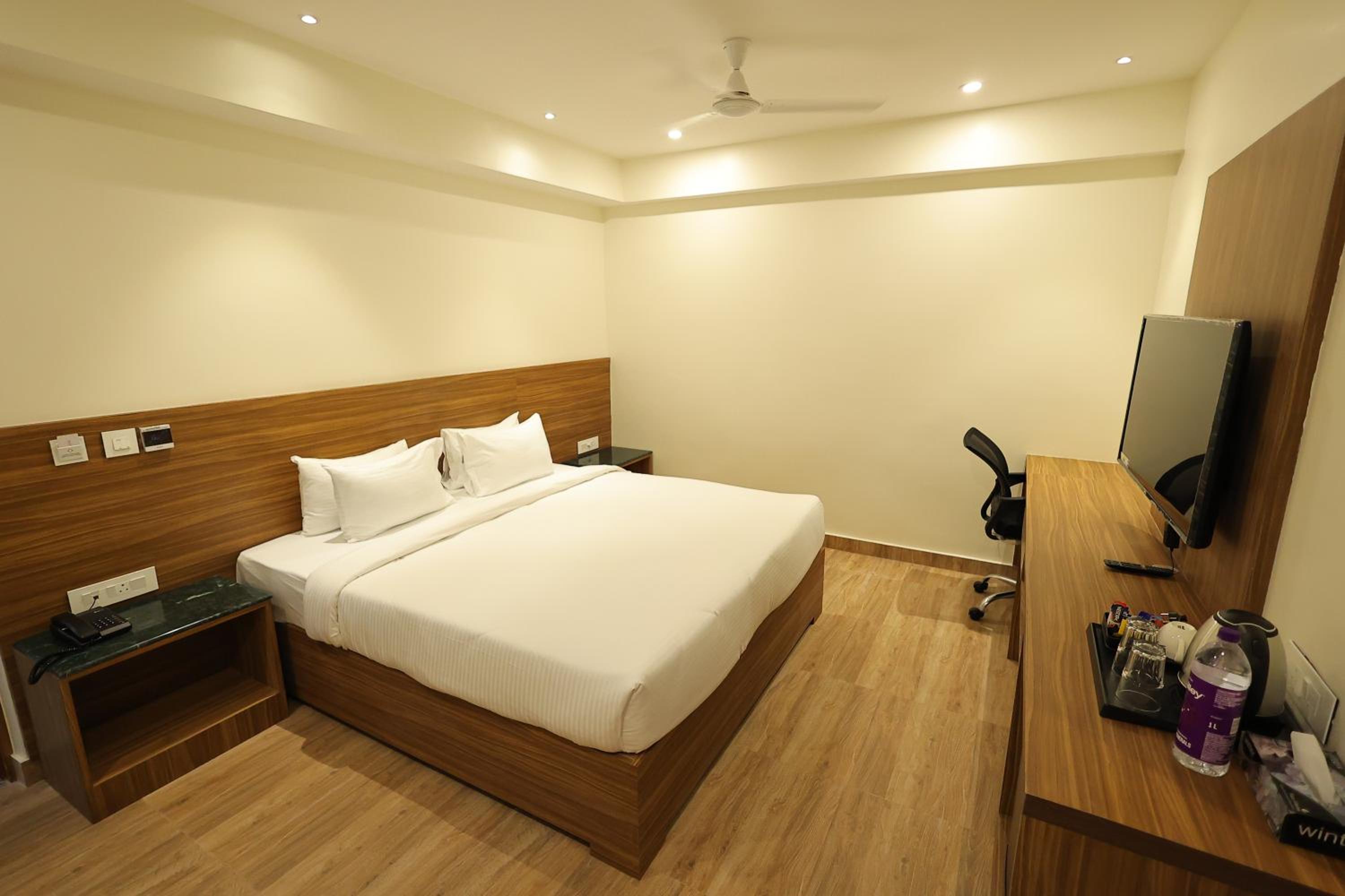 Deluxe Room - Photo 2