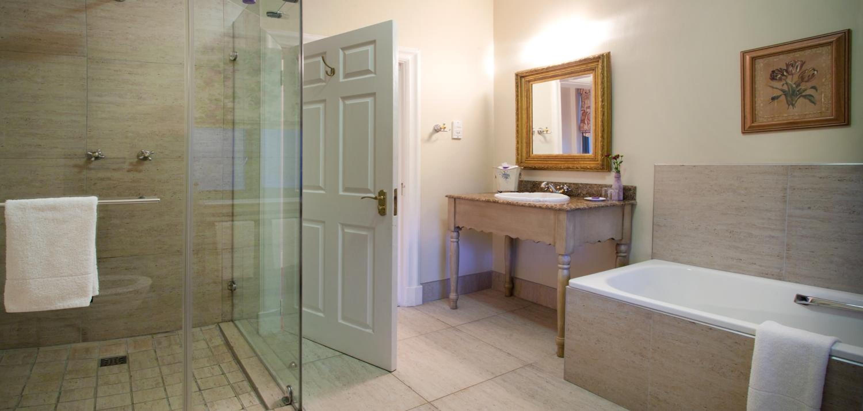 Luxury Room - Photo 5