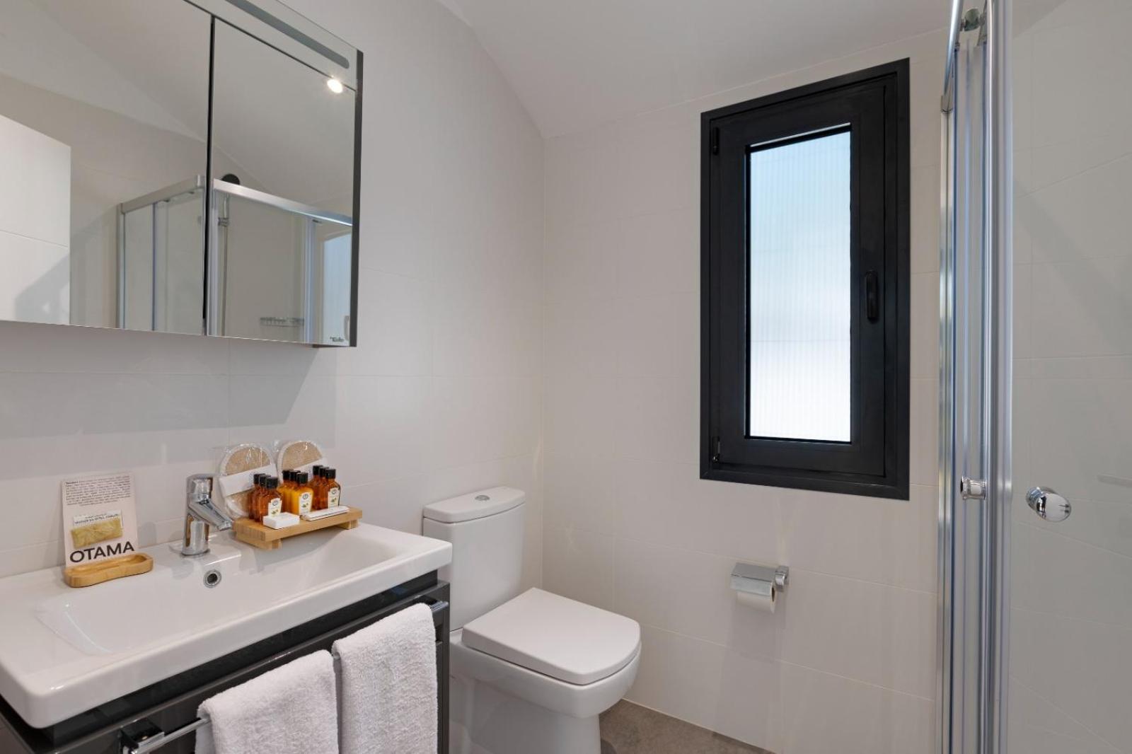 Double Room with Mountain View - Photo 16