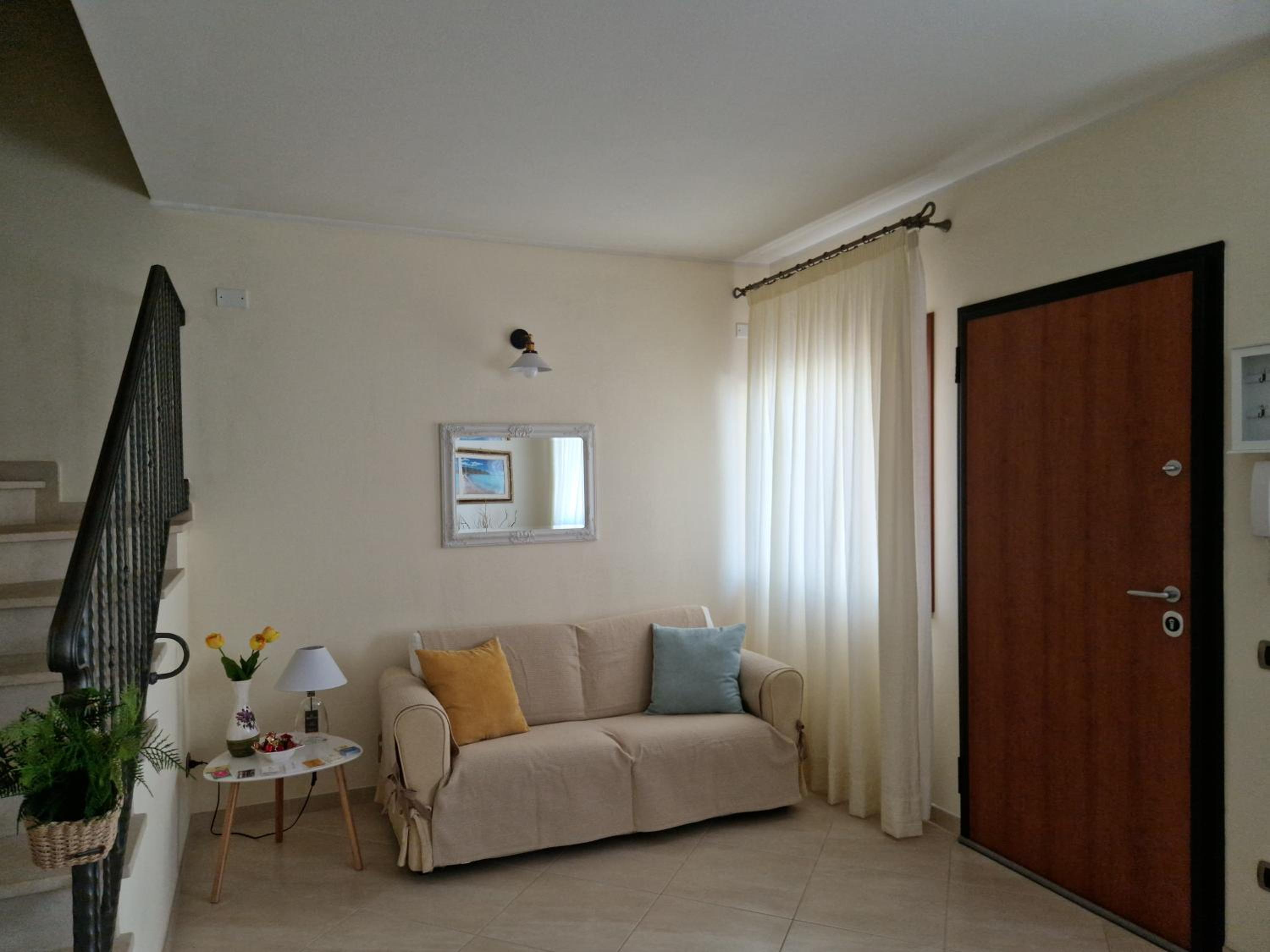 Standard Double Room - Photo 15
