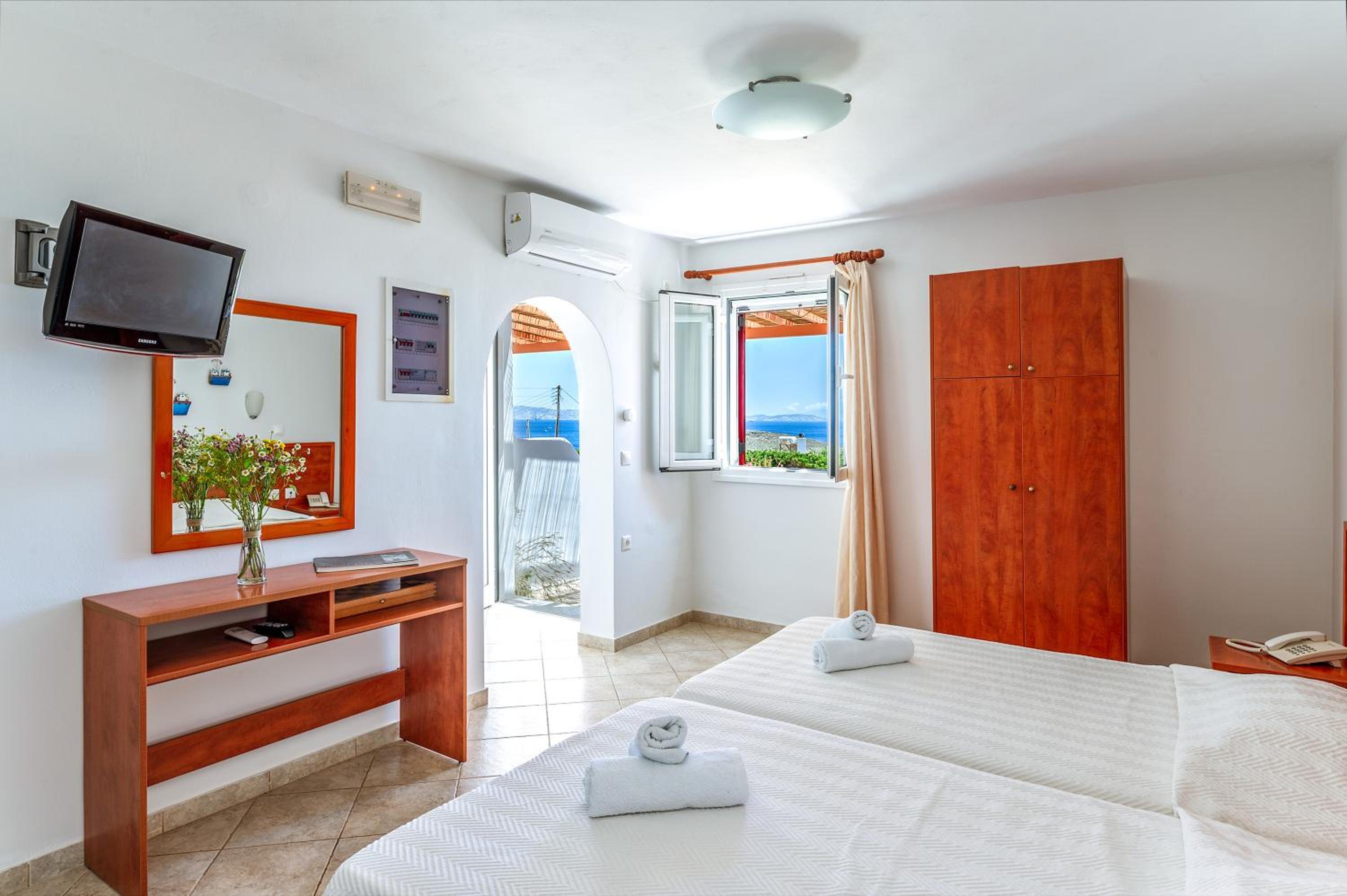 One-Bedroom House photo 1