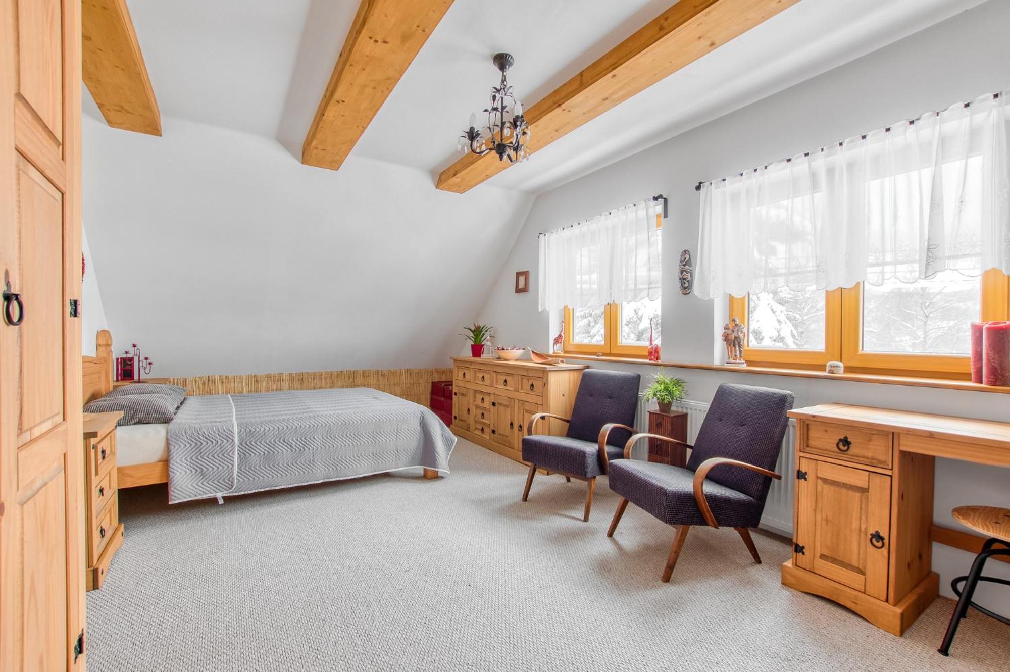 Three-Bedroom House photo 3