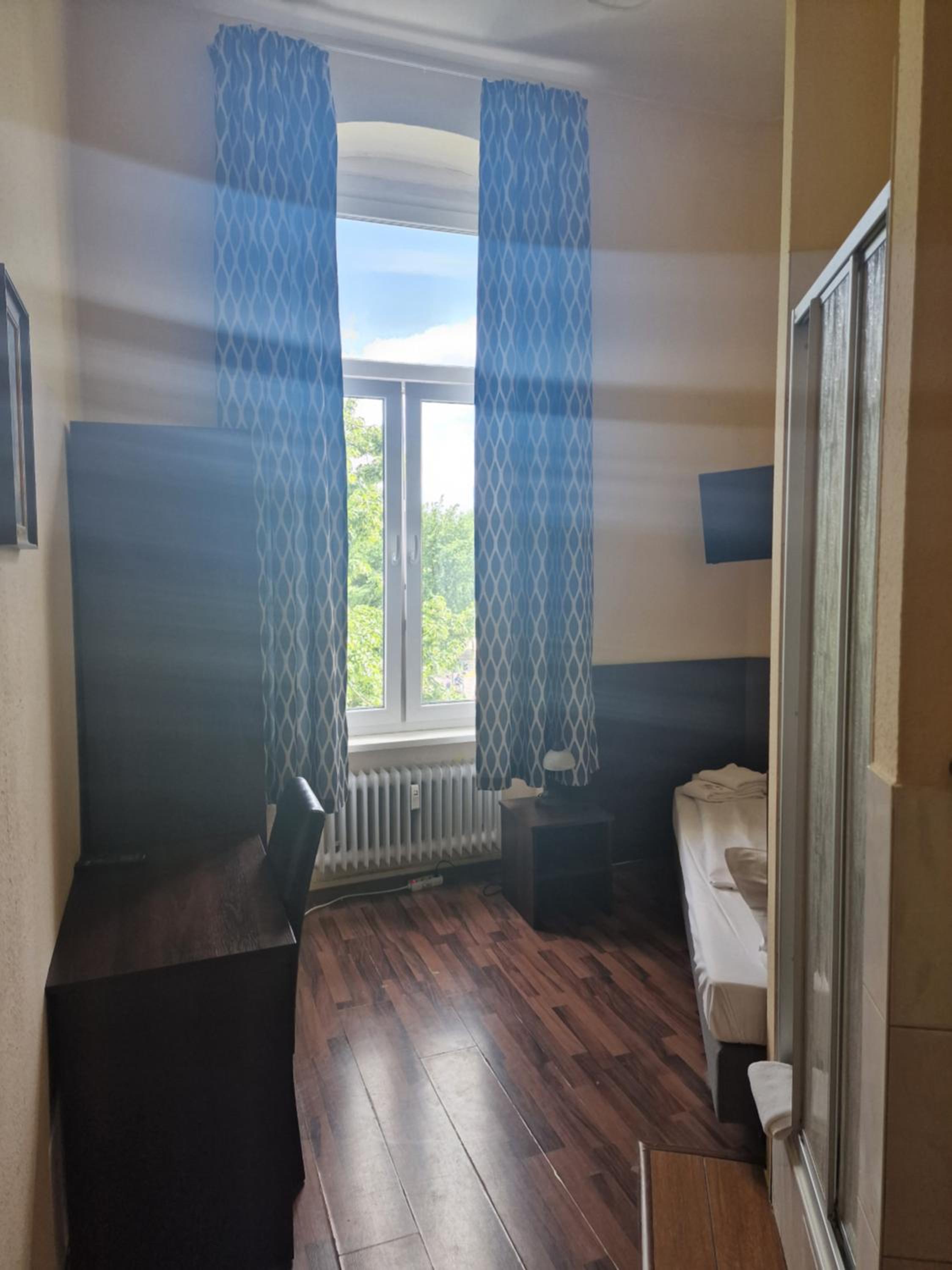 Single room with Shower and Shared Toilet photo 3