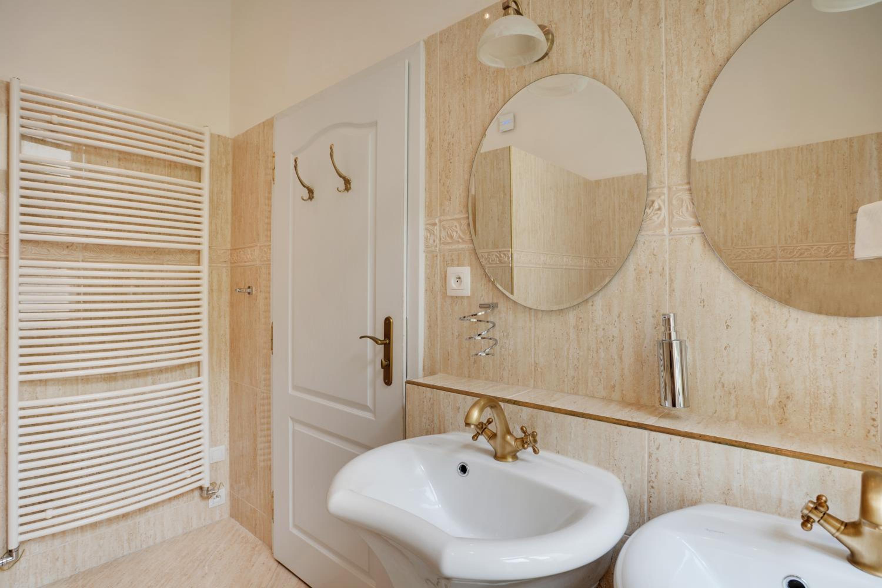 Double Room with Balcony photo 2