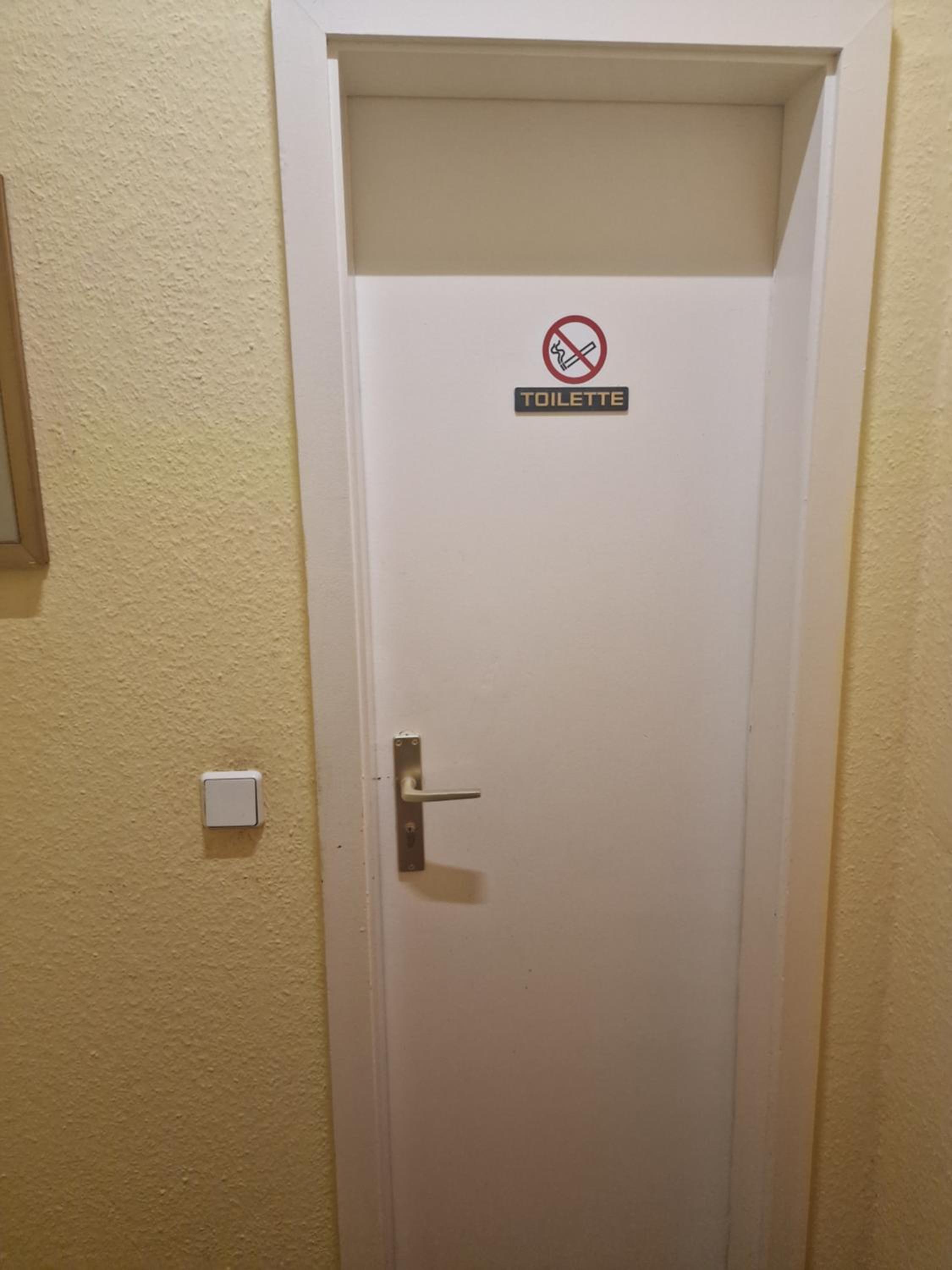 Double Room with Shower and Shared Toilet photo 3