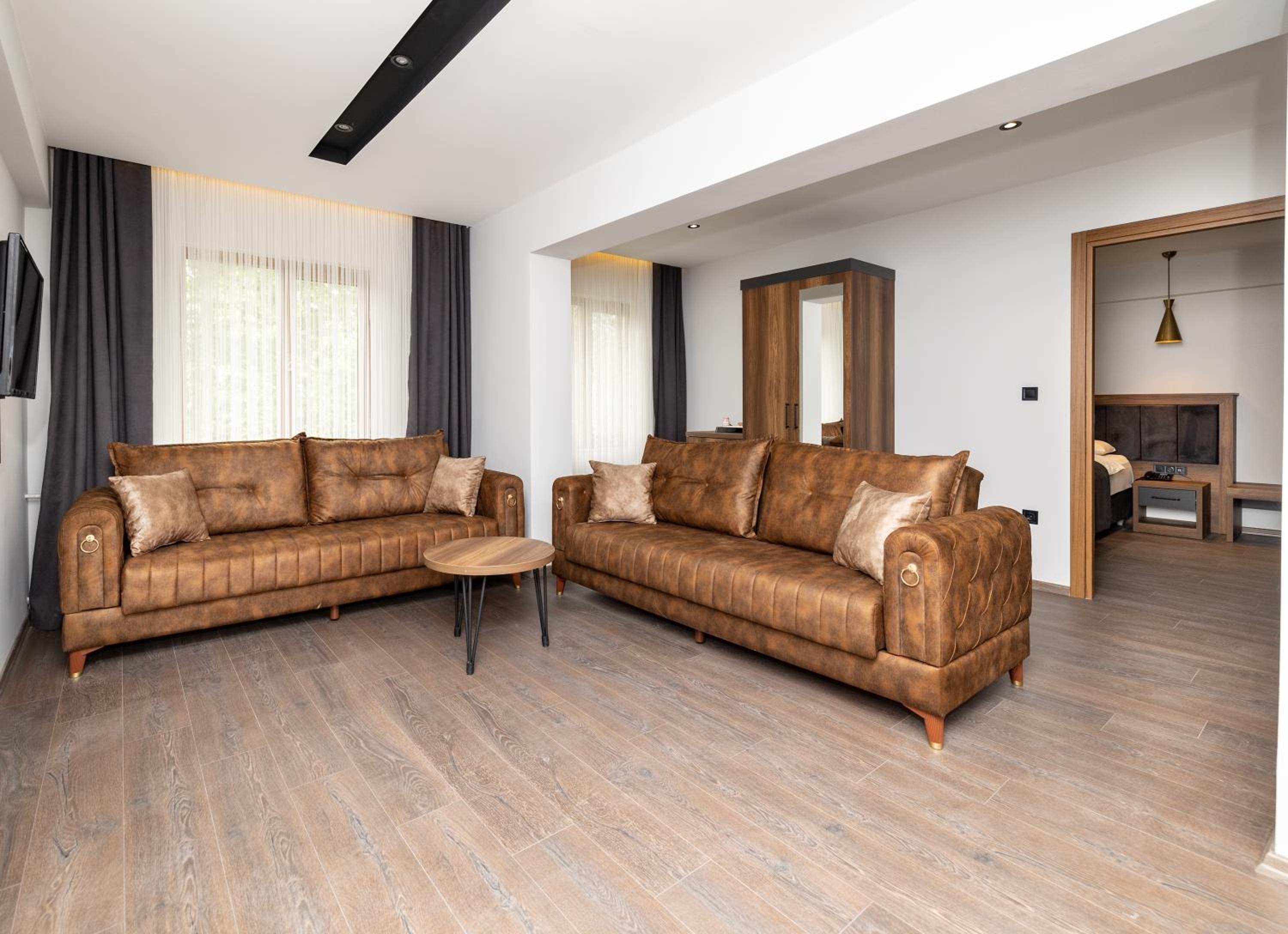 King Studio with Sofa Bed - Photo 3