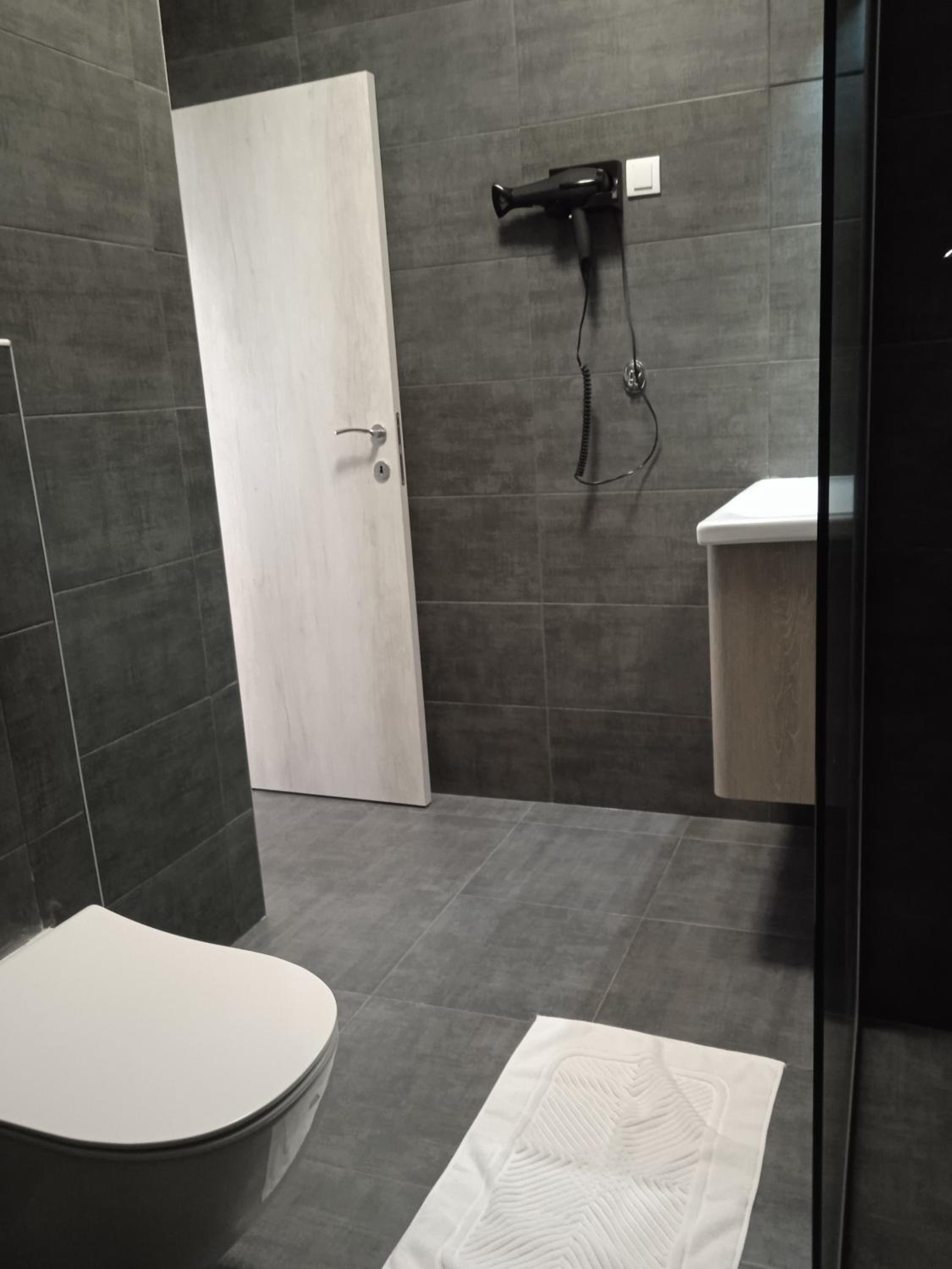 Studio Apartment - Photo 5
