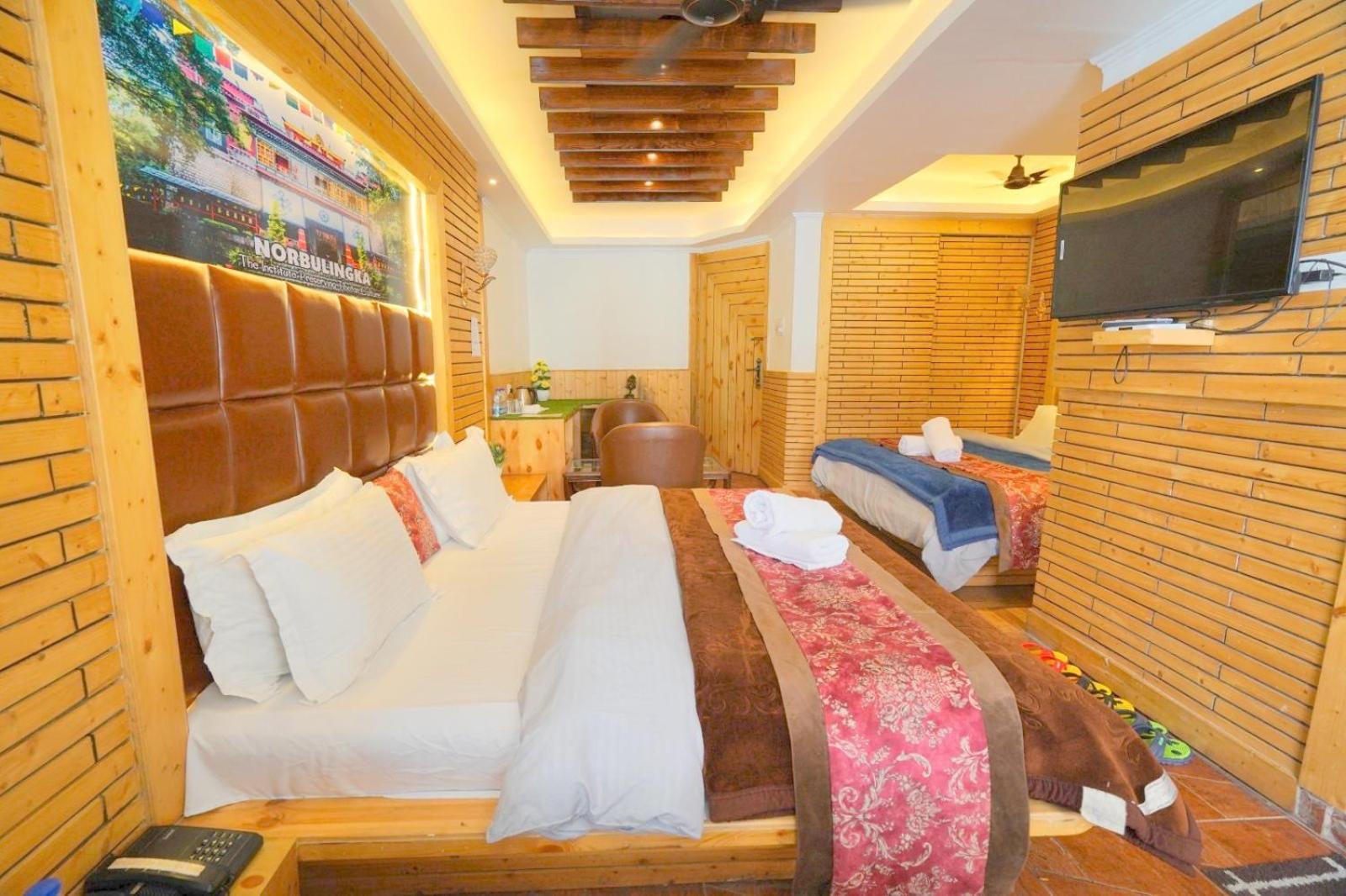 Family Room with Balcony - Photo 3