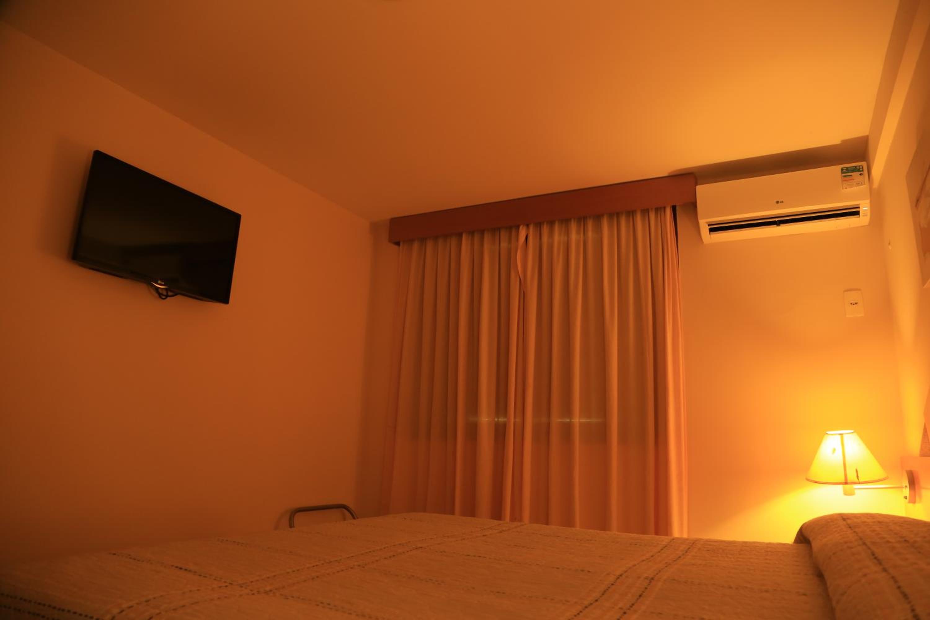Luxury Apartment - Photo 9