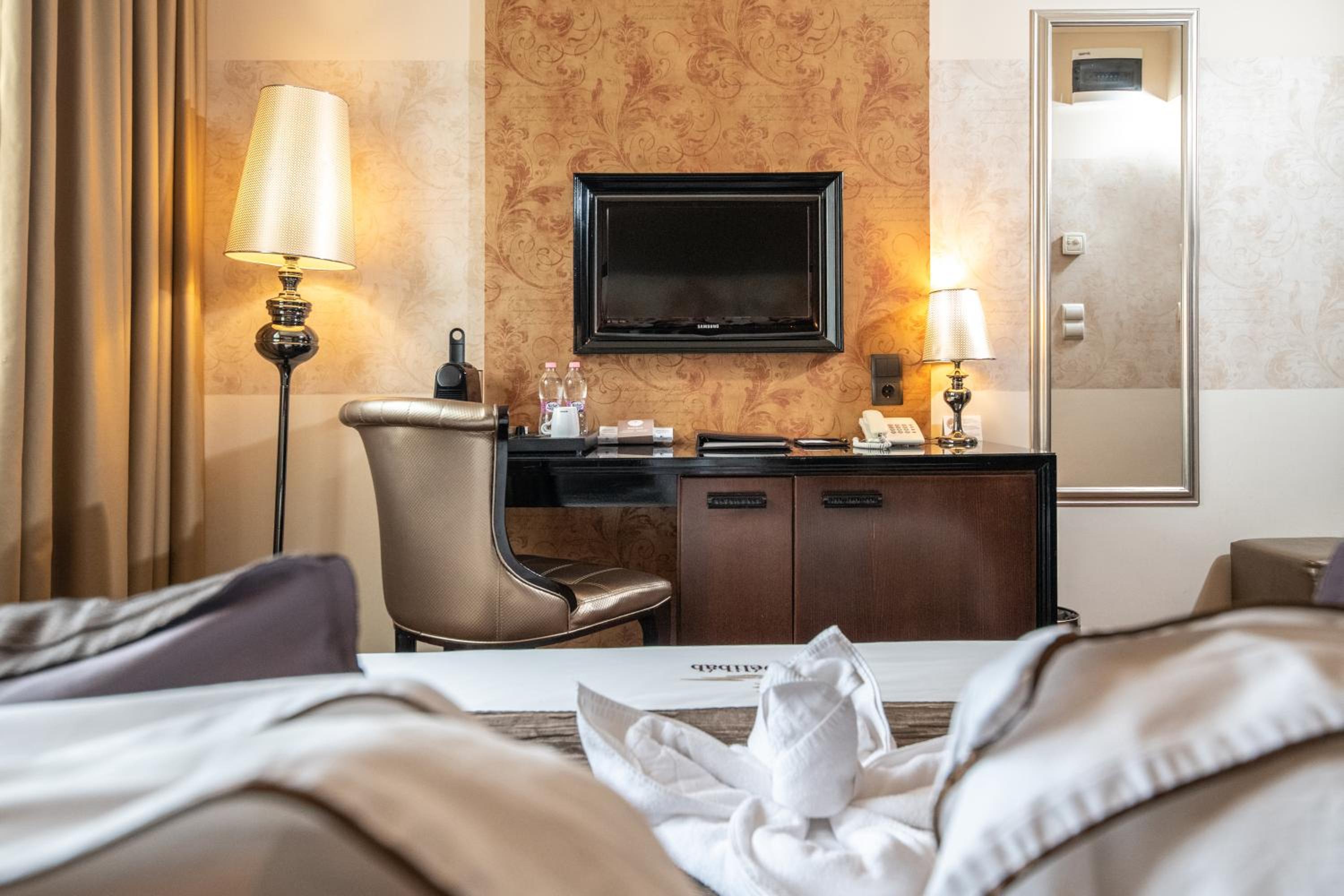 Classic Double Room - Photo 8