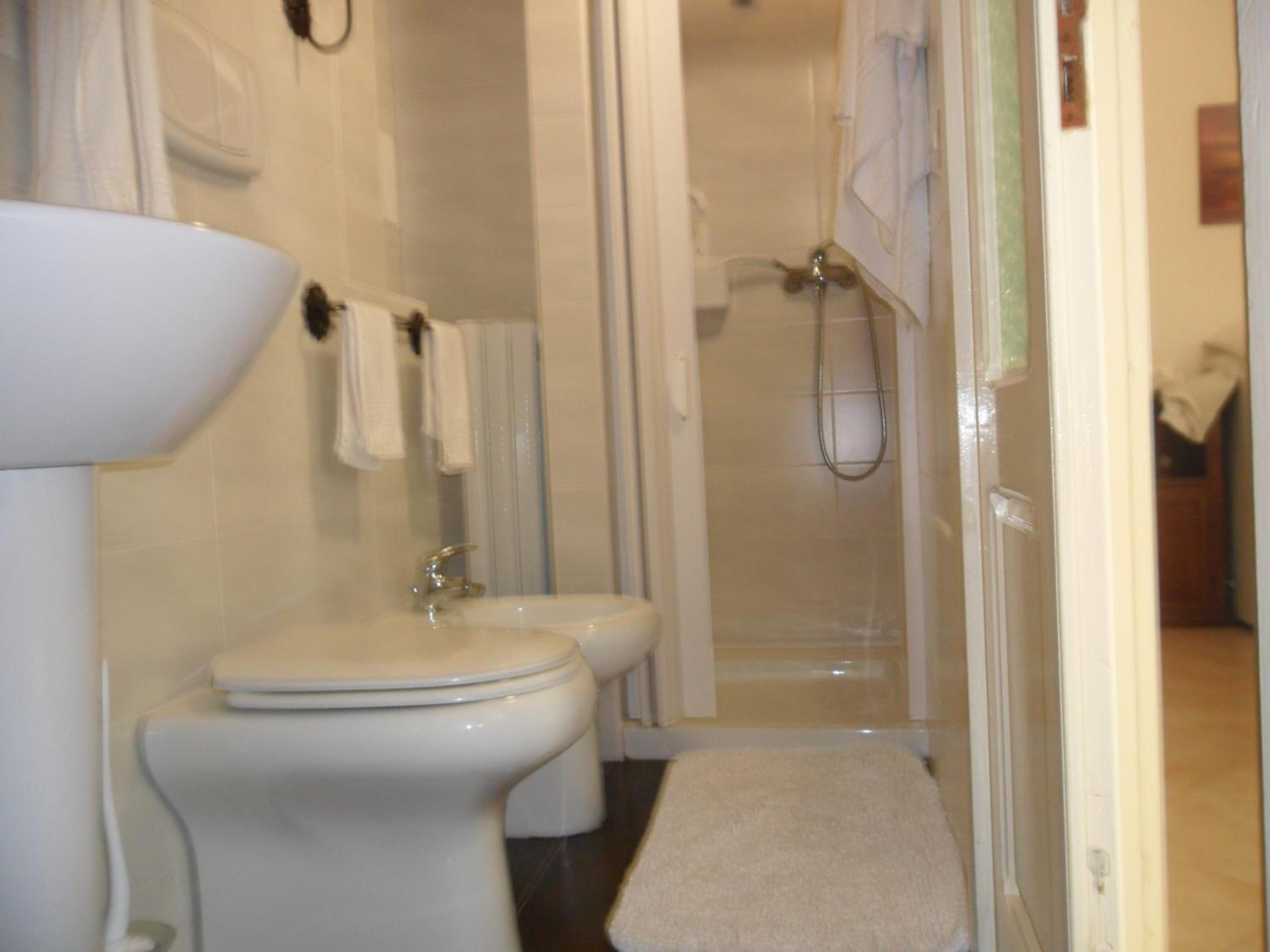 Triple Room with Private Bathroom and External Stovetop photo 2