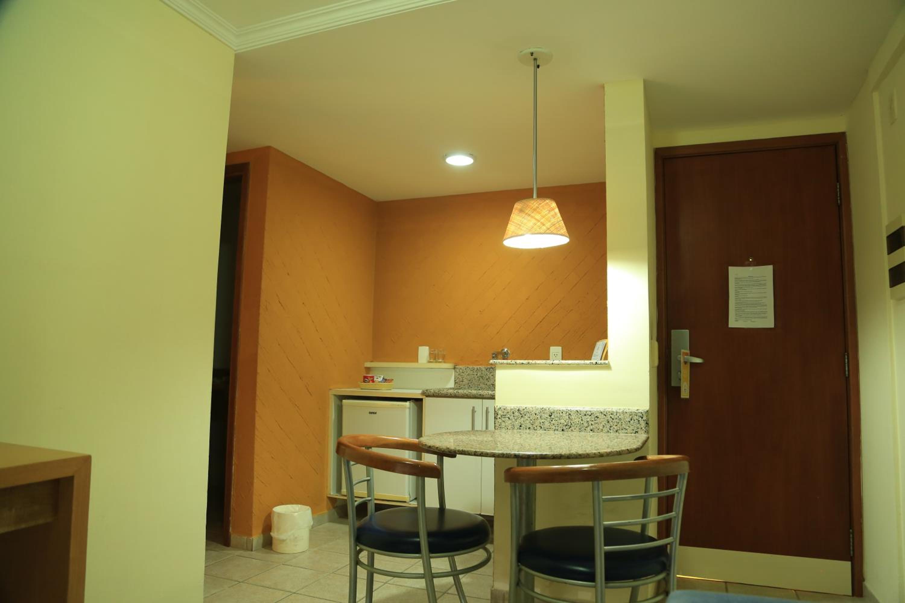 Luxury Apartment - Photo 5