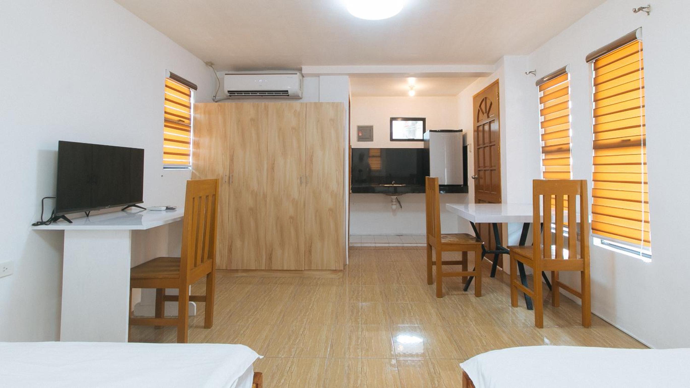 Quadruple Room - Photo 3