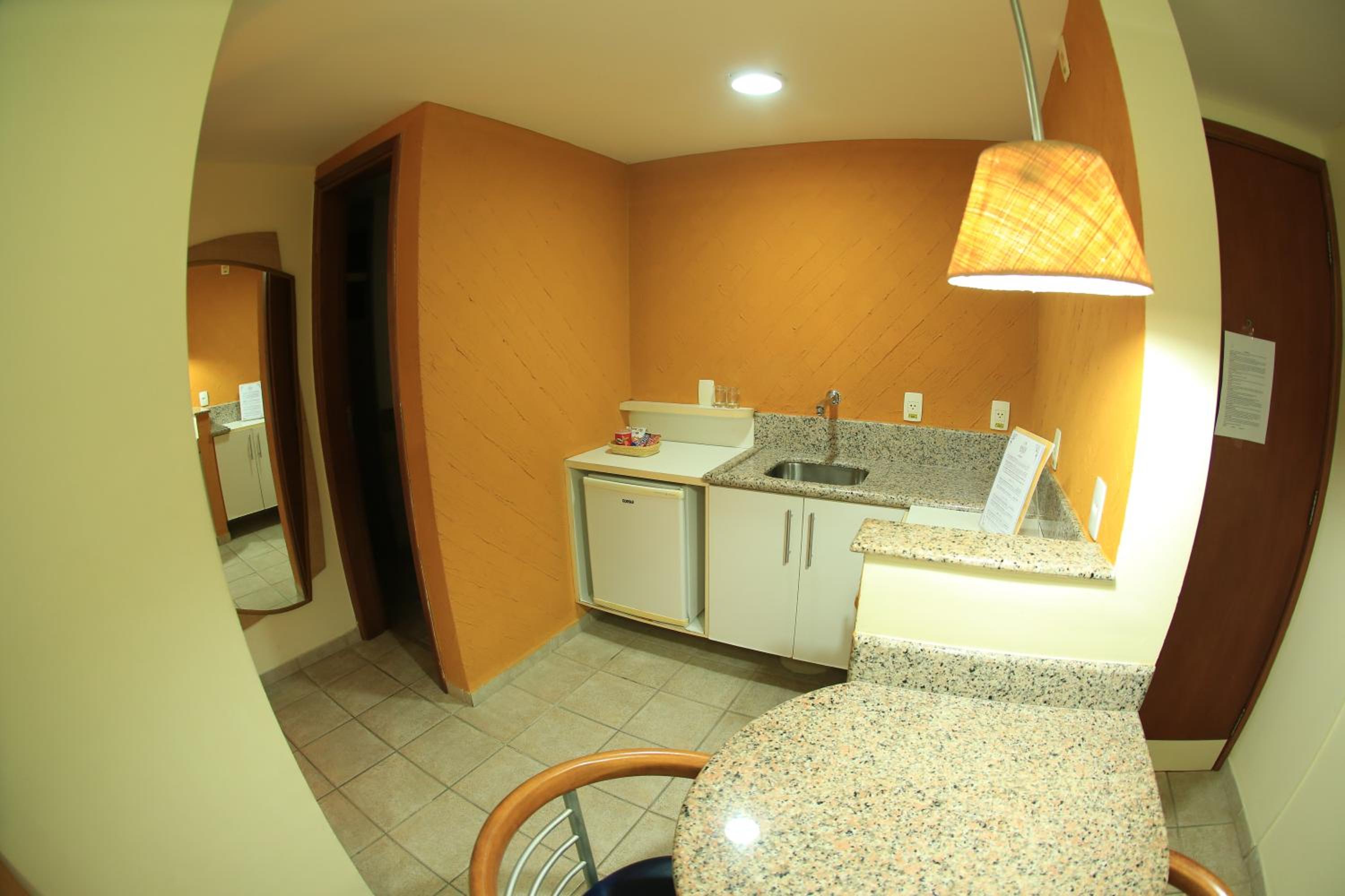 Luxury Apartment - Photo 12