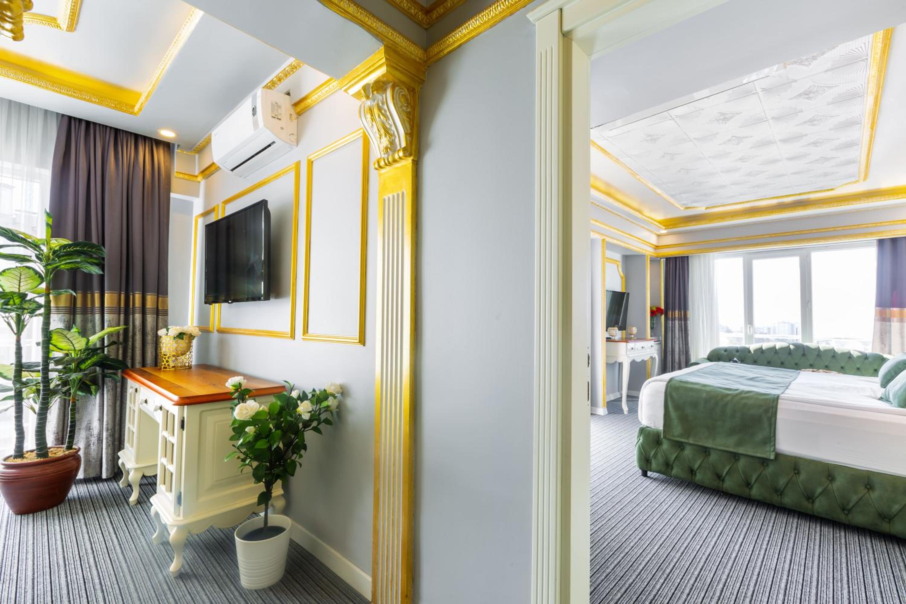 Deluxe Family Suite