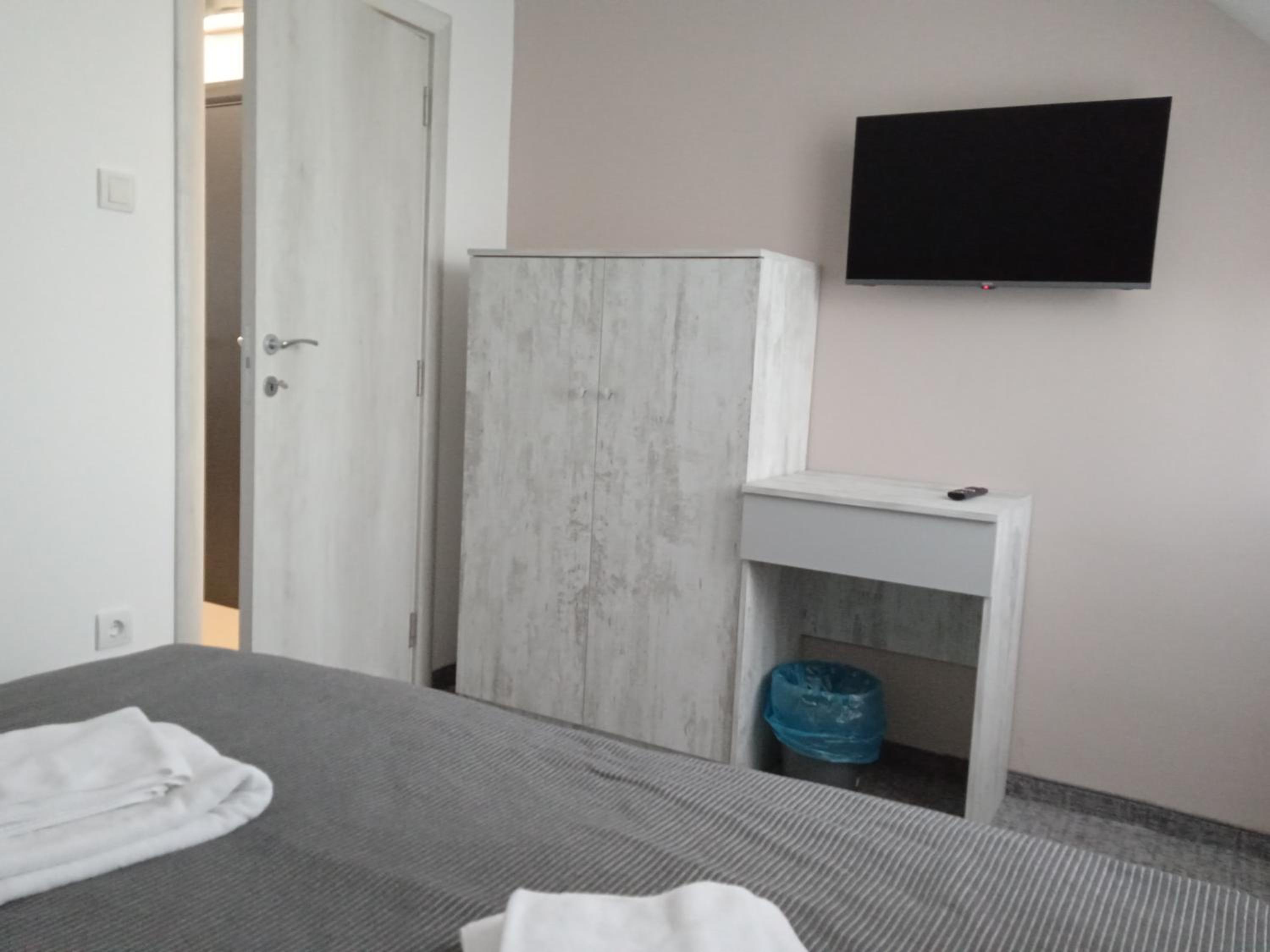 One-Bedroom Apartment - Photo 21