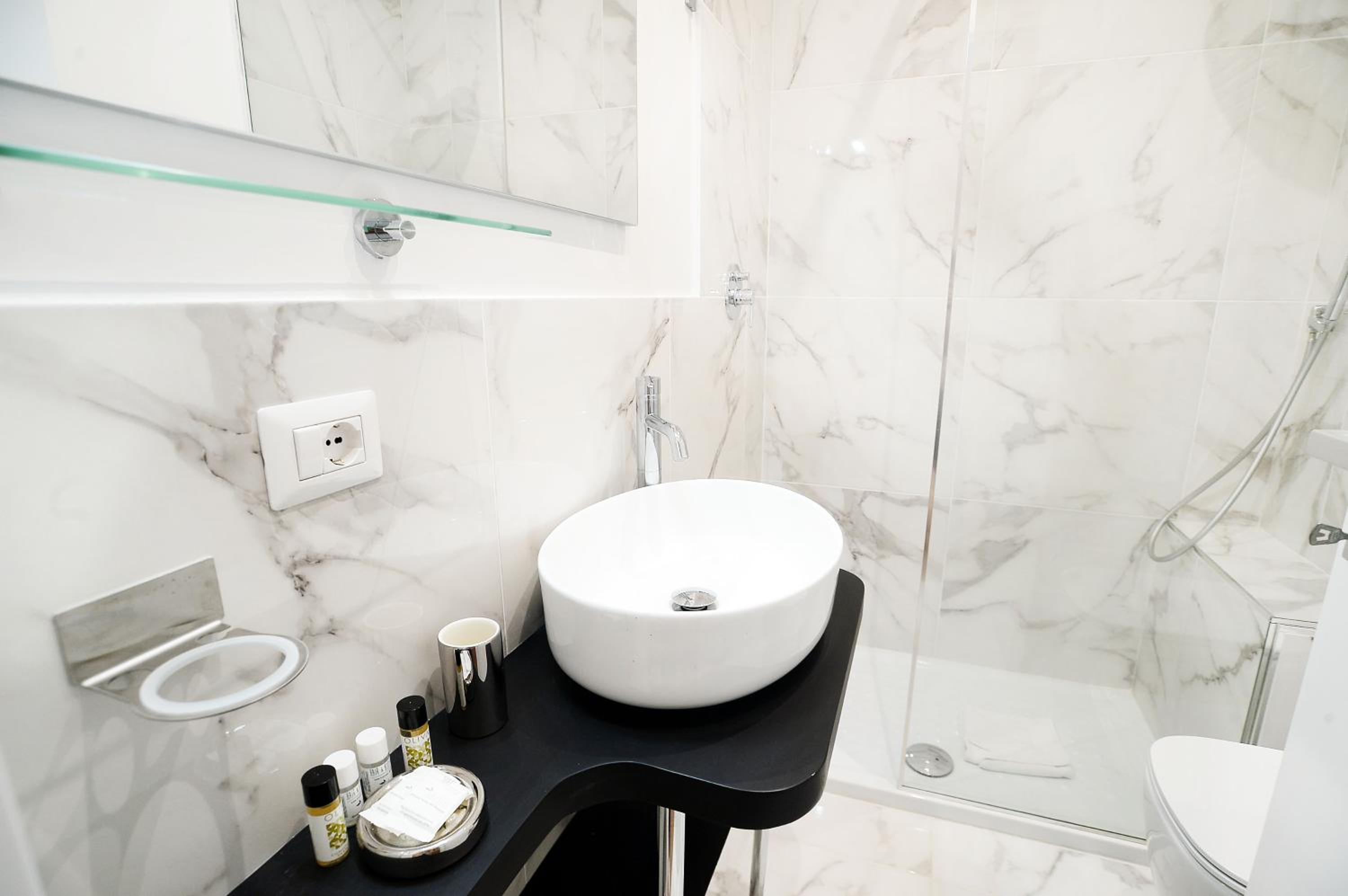 Double Room with Private Bathroom photo 3