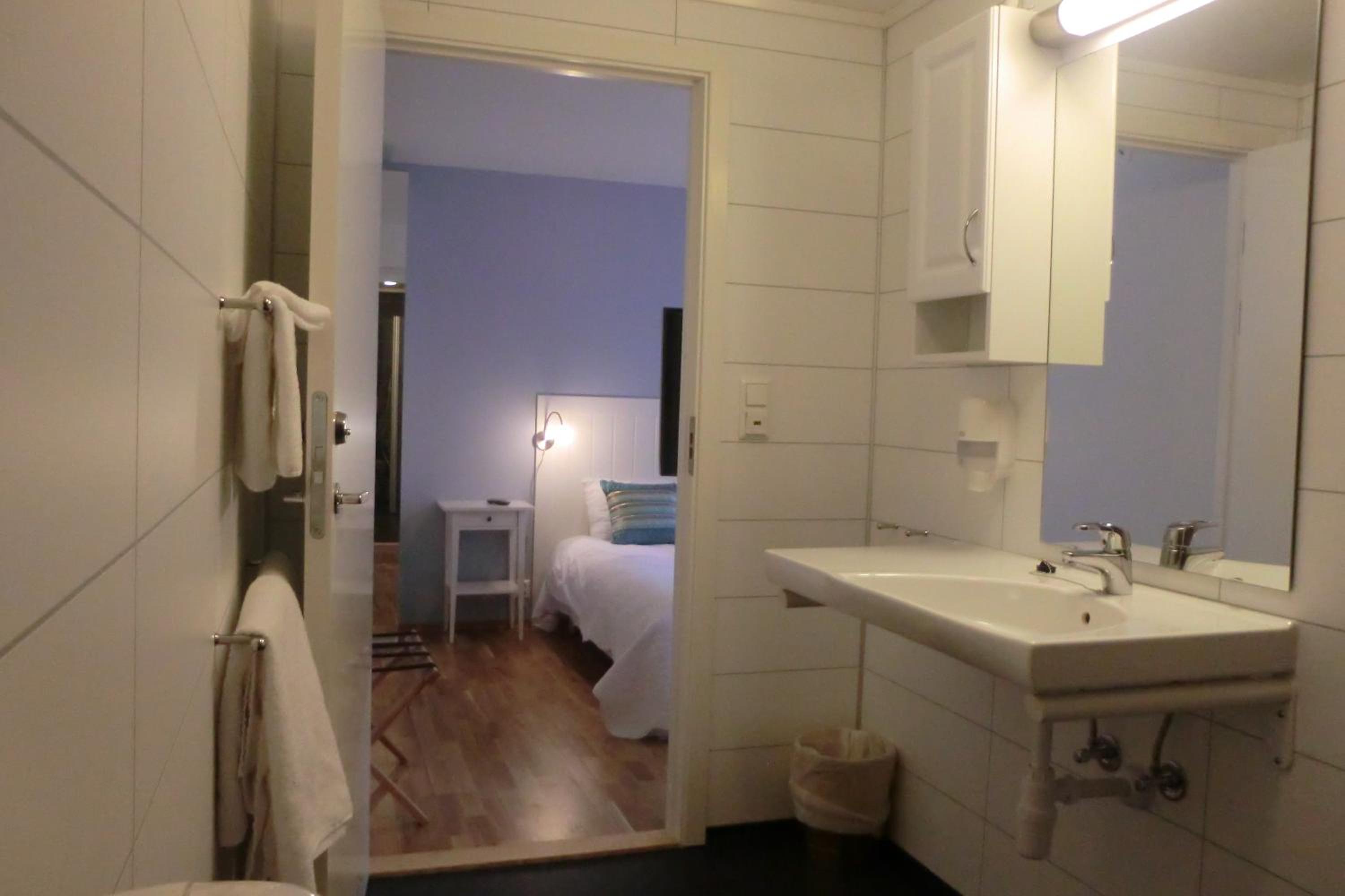 Standard Double Room - Photo 6