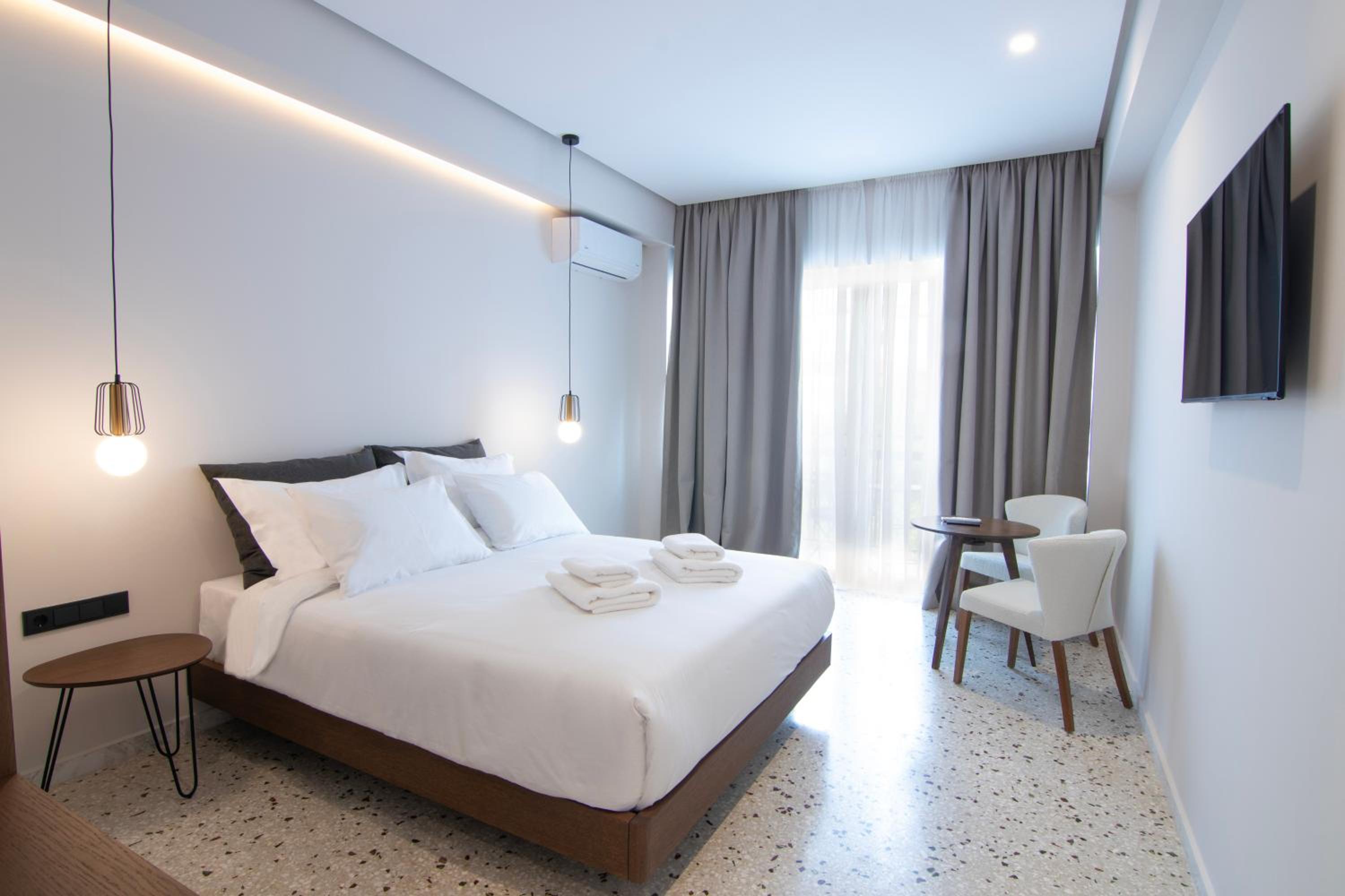 One-Bedroom Apartment with Balcony photo 1