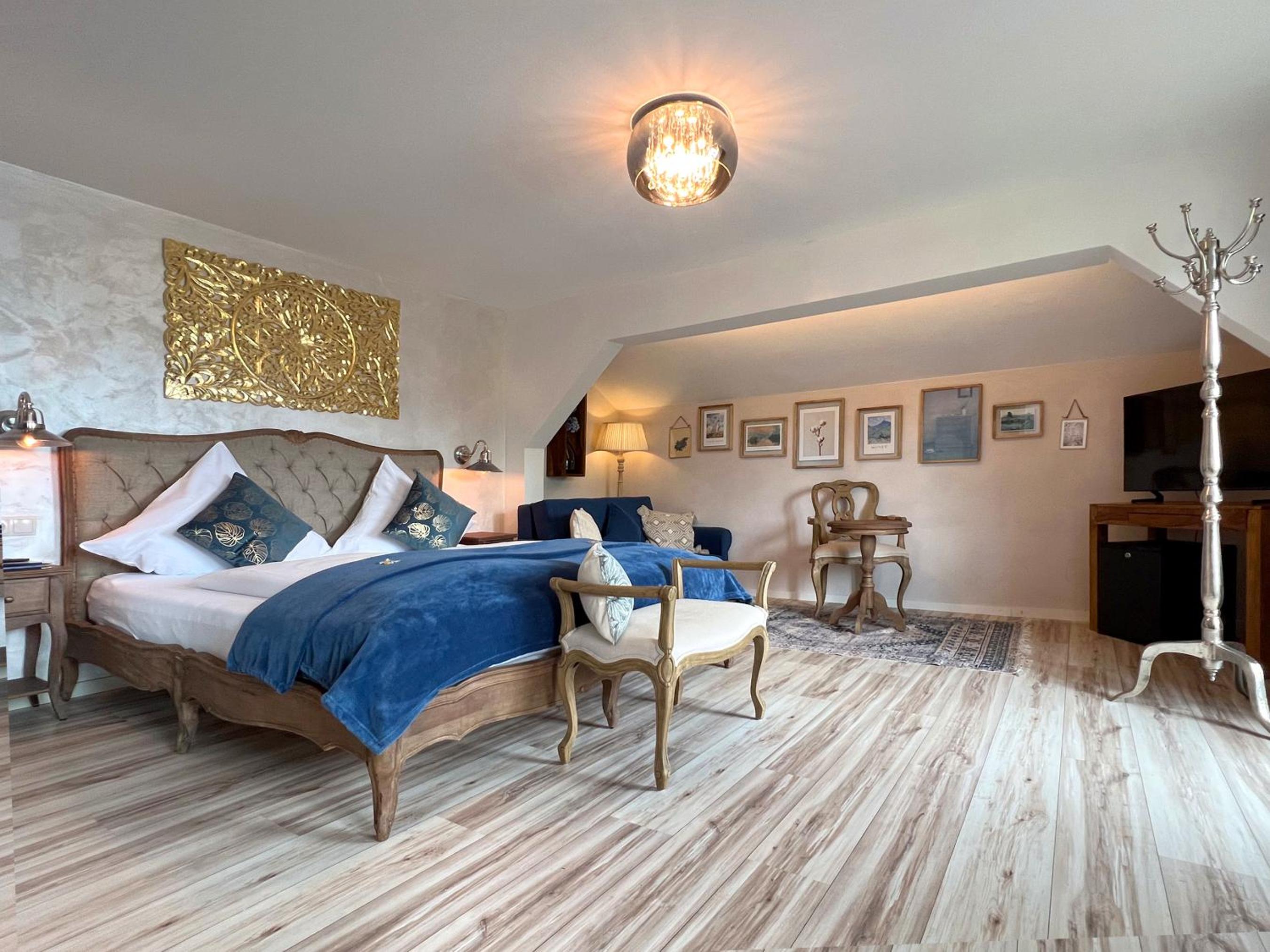 Large Double Room with lake view and balcony - Photo 13