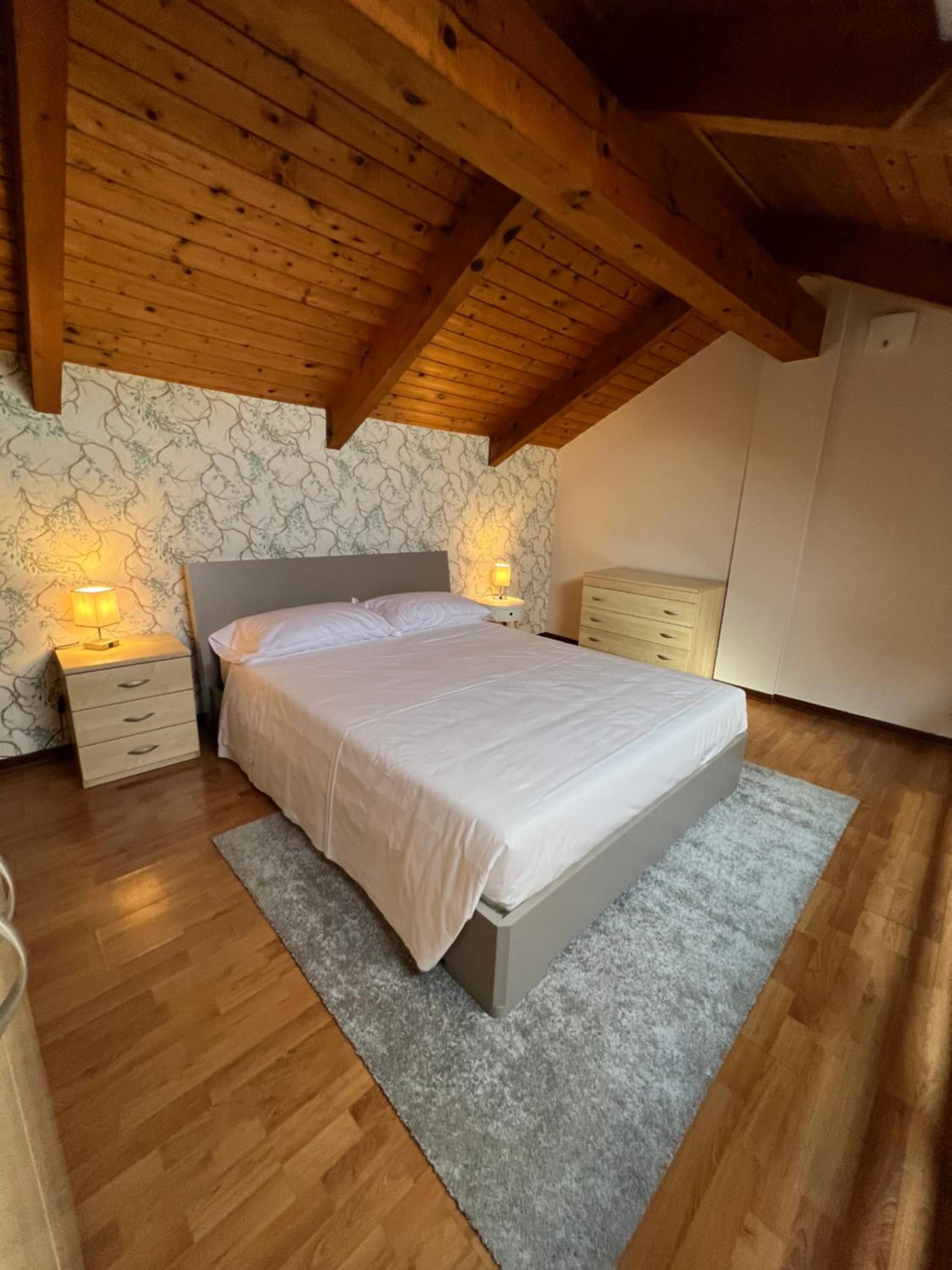 Apartment - Split Level photo 2