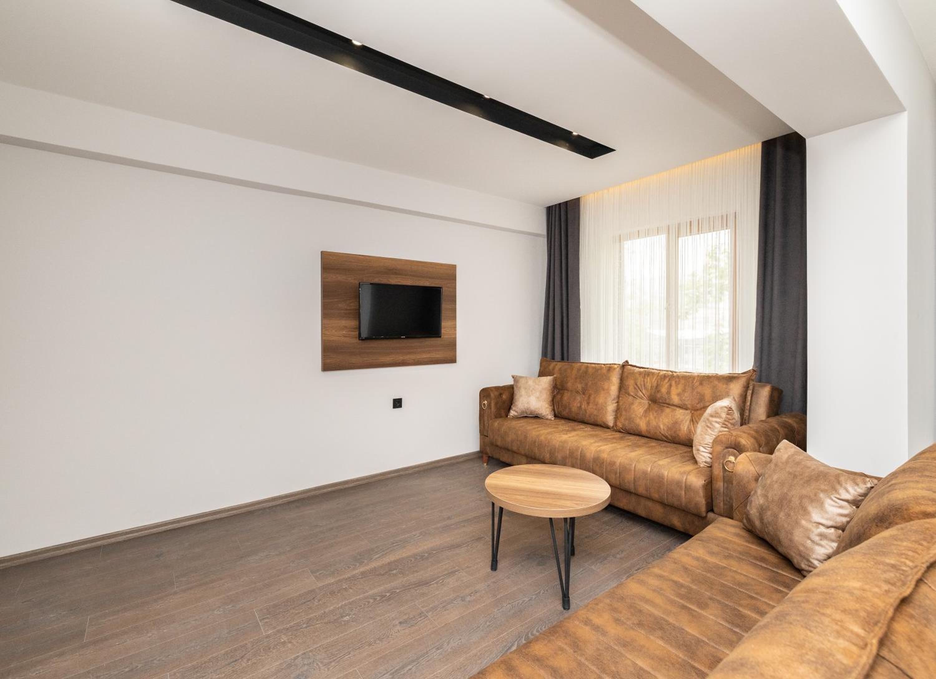 King Studio with Sofa Bed - Photo 7