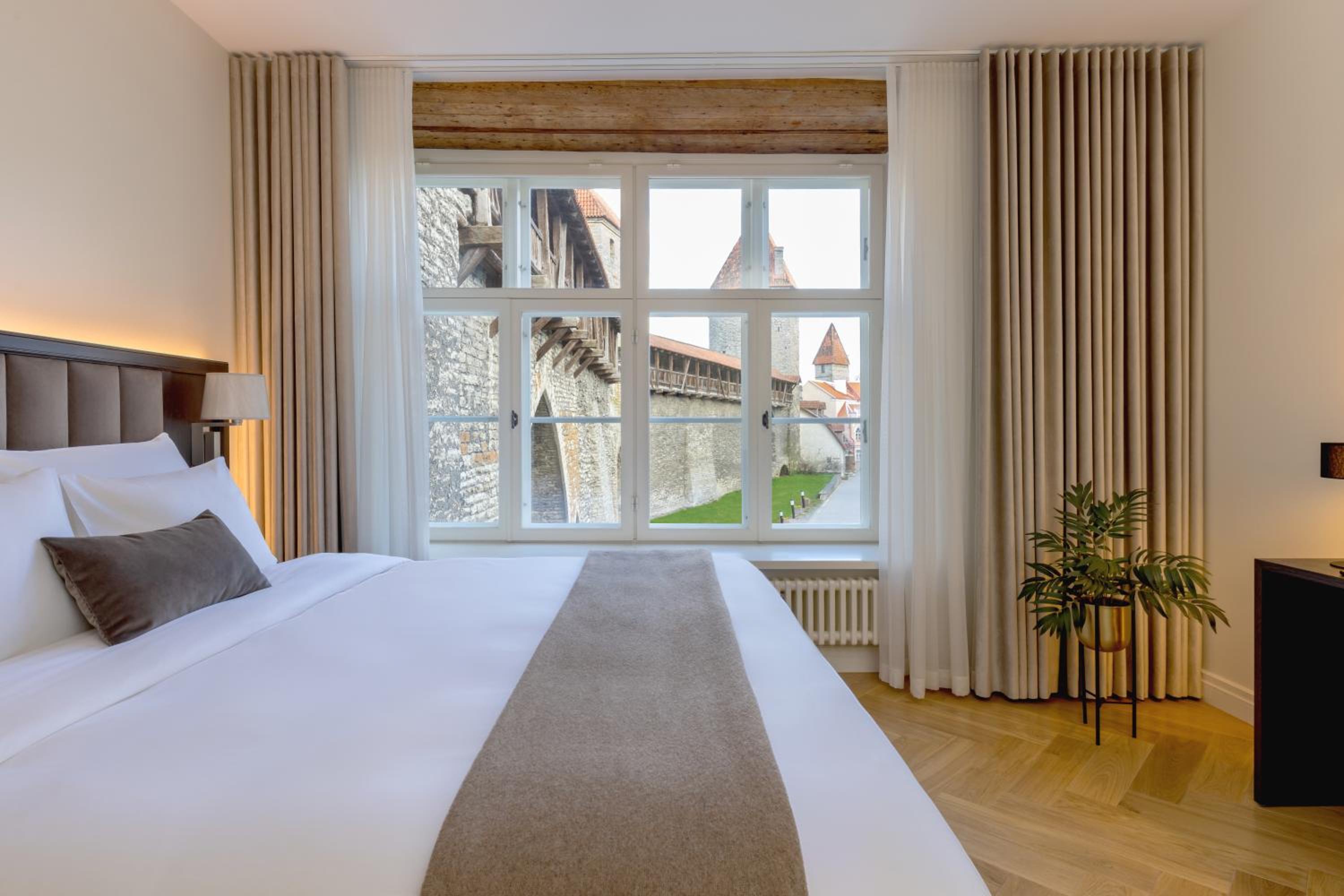 Medieval Studio Suite with Spa Access photo 2